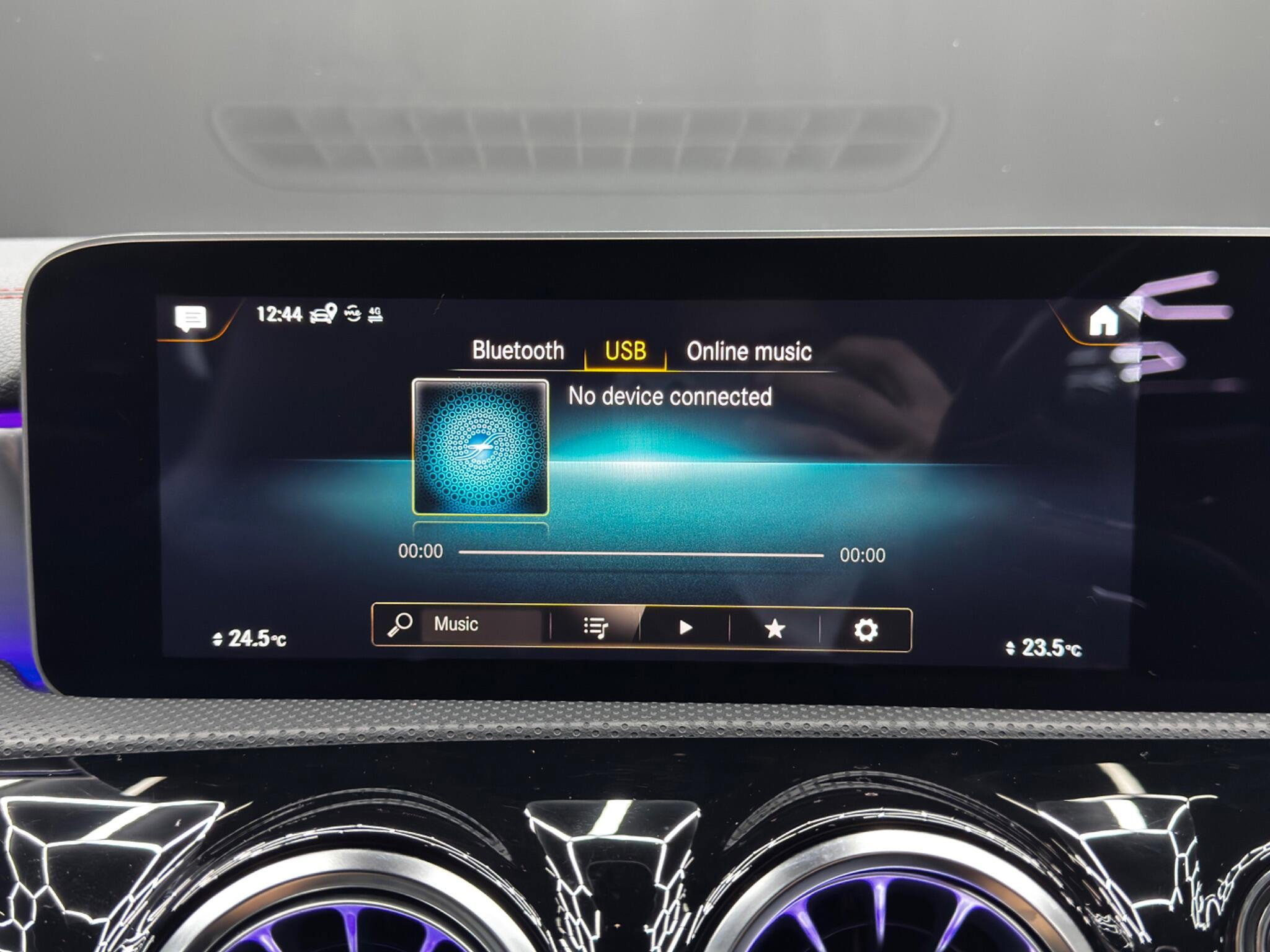 Mercedes-Benz CLA 2.0 CLA220 AMG Line (Premium Plus) Coupe 7G-DCT Euro 6 (s/s) 4dr 4dr Automatic 2026