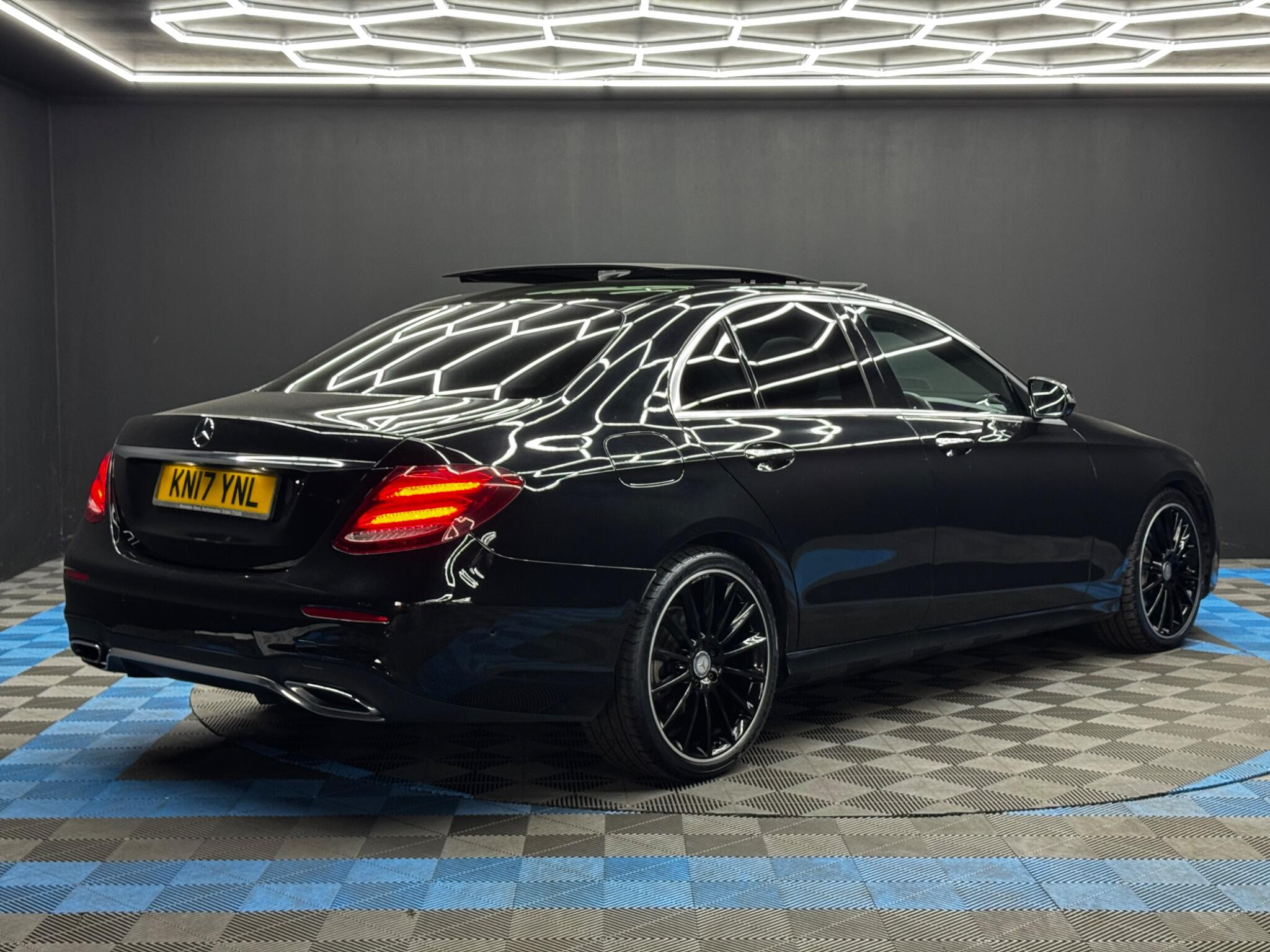 Mercedes-Benz E Class 2.0 E220d AMG Line (Premium Plus) G-Tronic+ Euro 6 (s/s) 4dr 4dr Automatic 2026