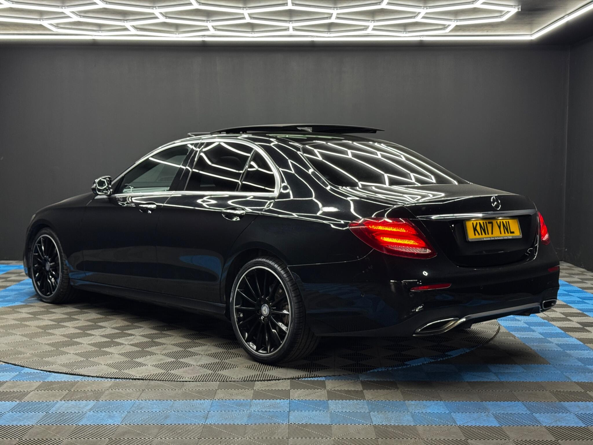 Mercedes-Benz E Class 2.0 E220d AMG Line (Premium Plus) G-Tronic+ Euro 6 (s/s) 4dr 4dr Automatic 2026