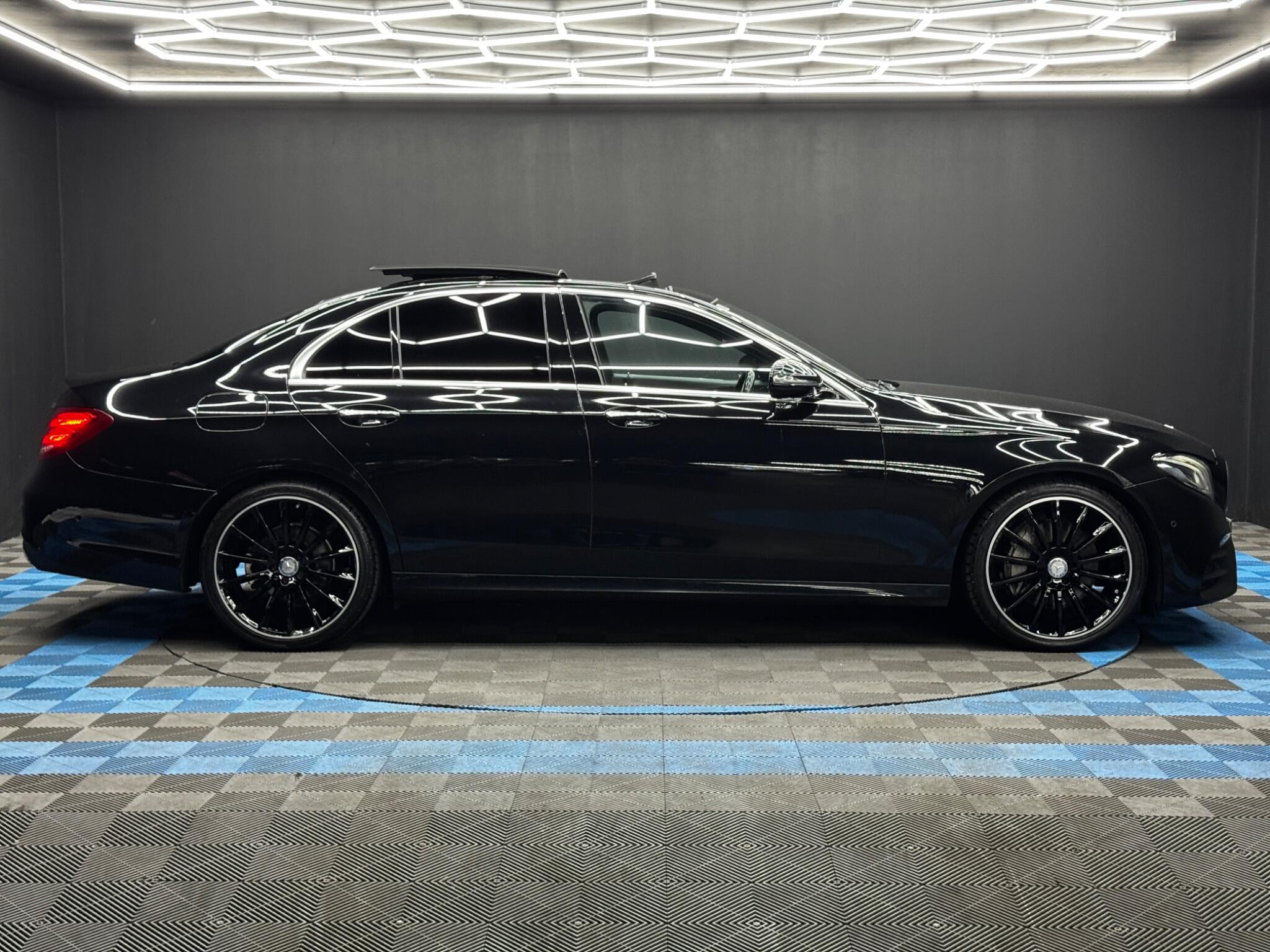 Mercedes-Benz E Class 2.0 E220d AMG Line (Premium Plus) G-Tronic+ Euro 6 (s/s) 4dr 4dr Automatic 2026
