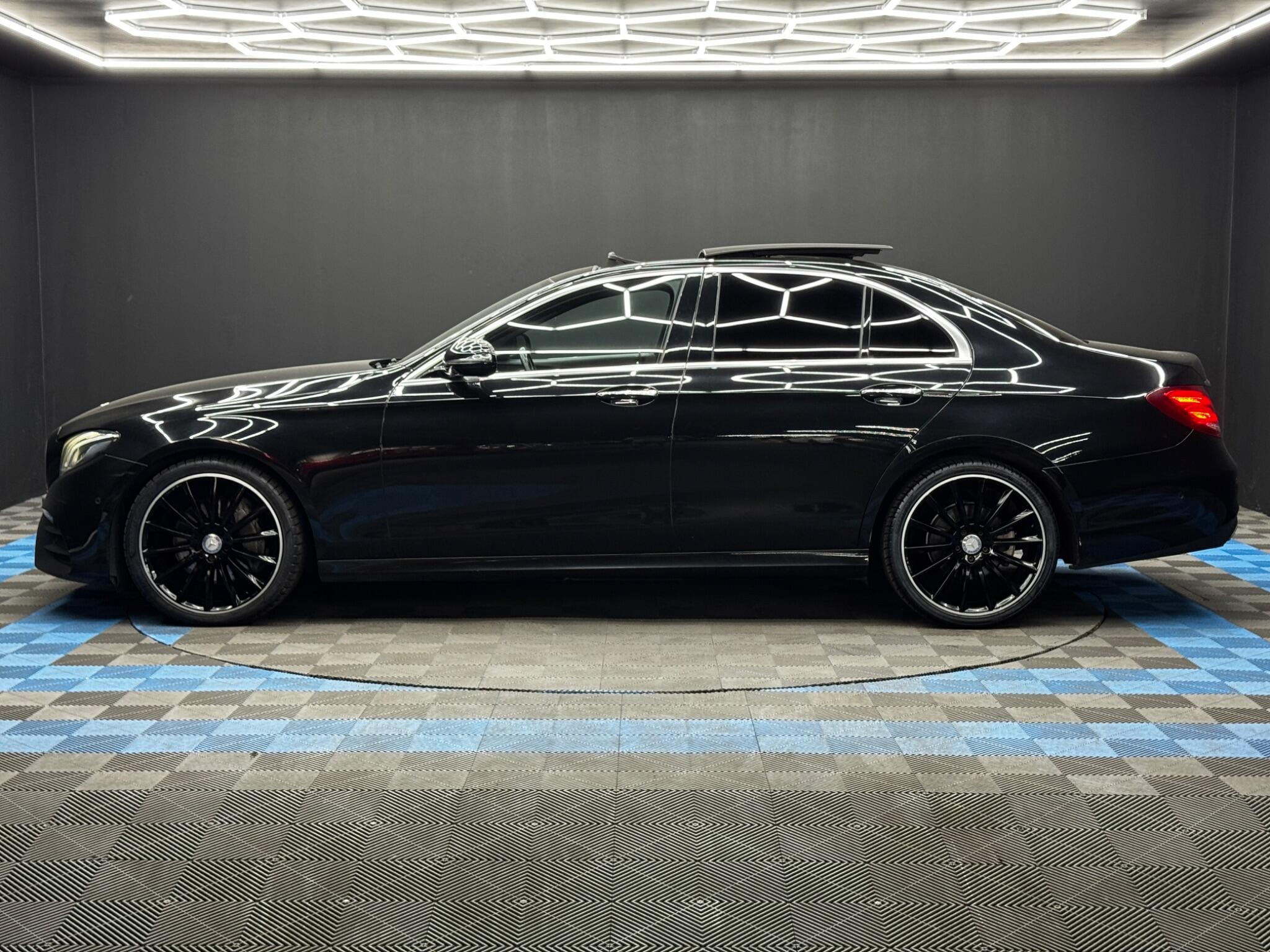 Mercedes-Benz E Class 2.0 E220d AMG Line (Premium Plus) G-Tronic+ Euro 6 (s/s) 4dr 4dr Automatic 2026