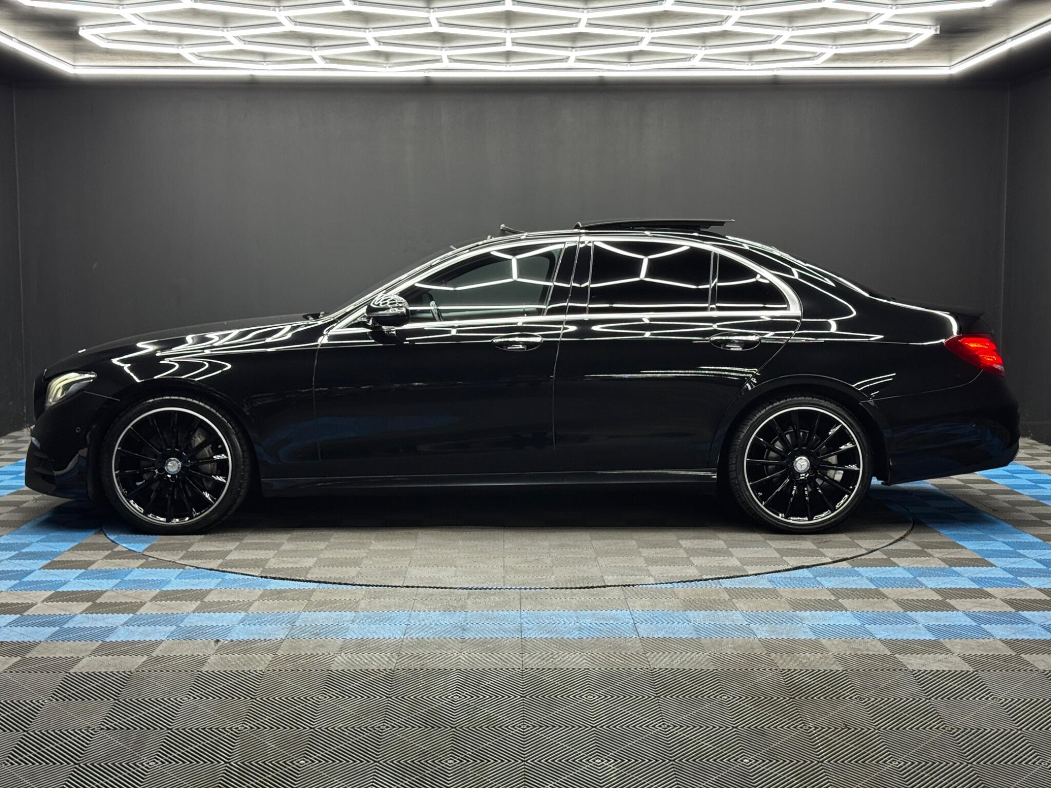 Mercedes-Benz E Class 2.0 E220d AMG Line (Premium Plus) G-Tronic+ Euro 6 (s/s) 4dr 4dr Automatic 2026