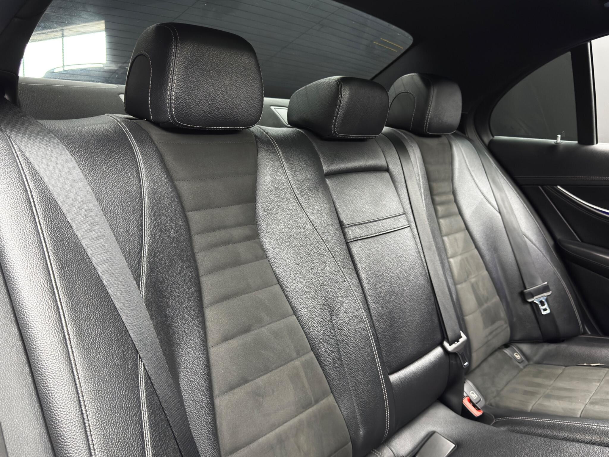Mercedes-Benz E Class 2.0 E220d AMG Line (Premium Plus) G-Tronic+ Euro 6 (s/s) 4dr 4dr Automatic 2026