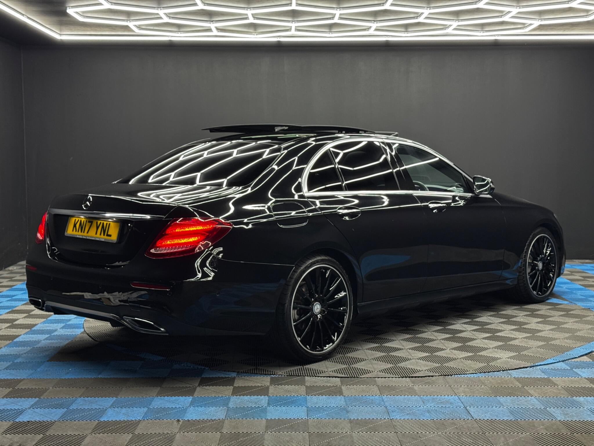 Mercedes-Benz E Class 2.0 E220d AMG Line (Premium Plus) G-Tronic+ Euro 6 (s/s) 4dr 4dr Automatic 2026