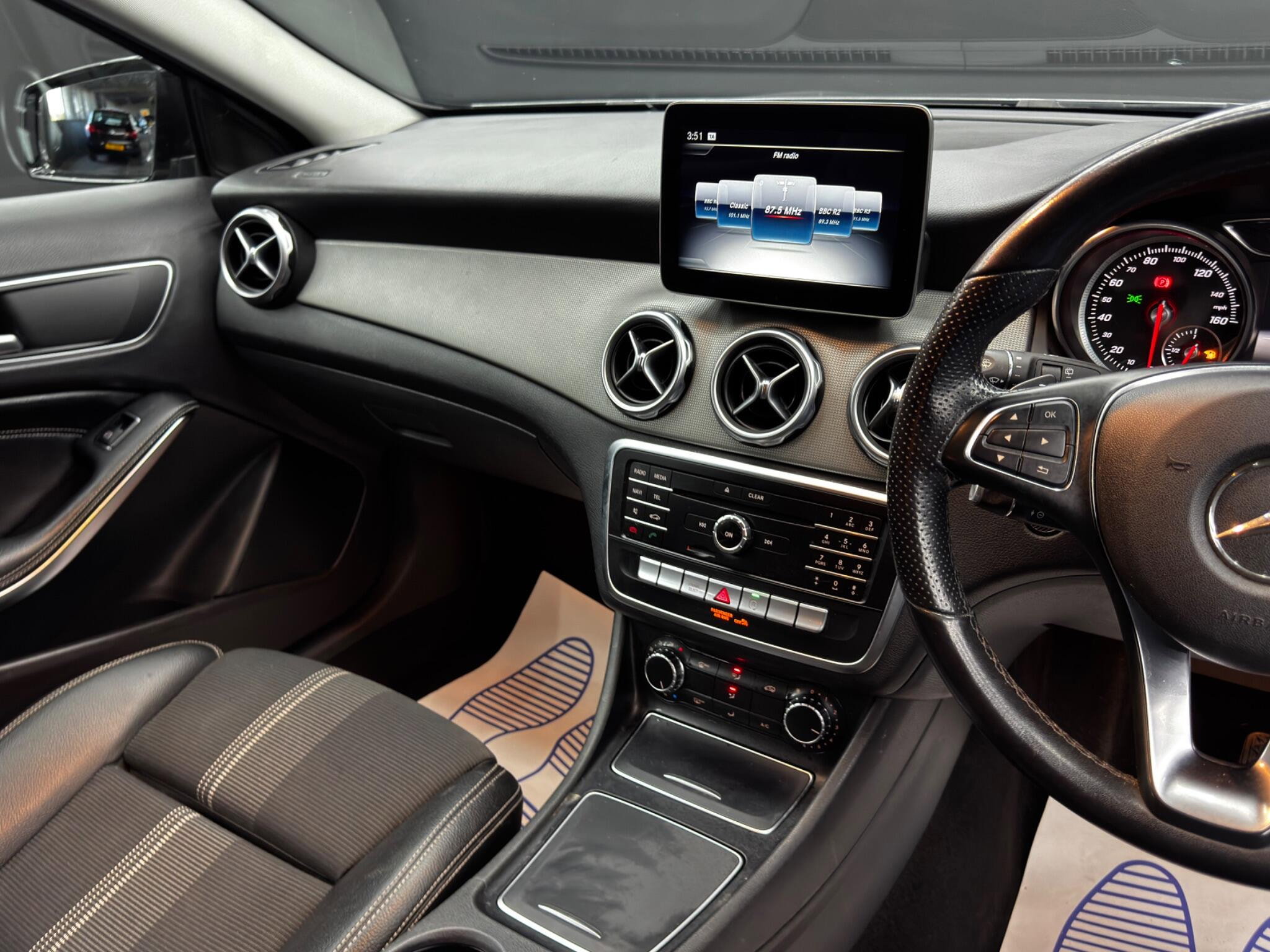 Mercedes-Benz GLA 1.6 GLA180 Urban Edition 7G-DCT Euro 6 (s/s) 5dr 5dr Automatic 2026