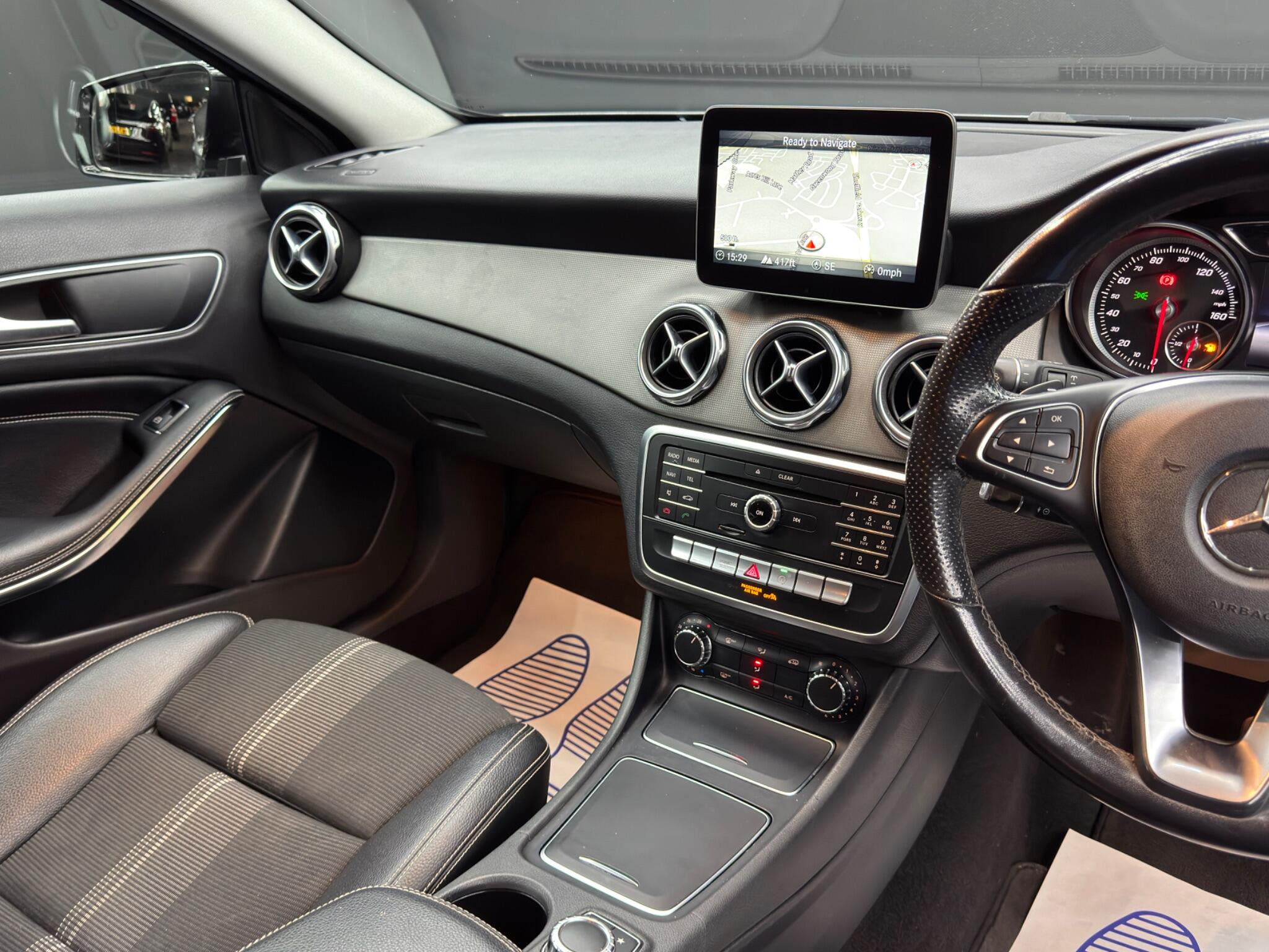 Mercedes-Benz GLA 1.6 GLA180 Urban Edition 7G-DCT Euro 6 (s/s) 5dr 5dr Automatic 2026