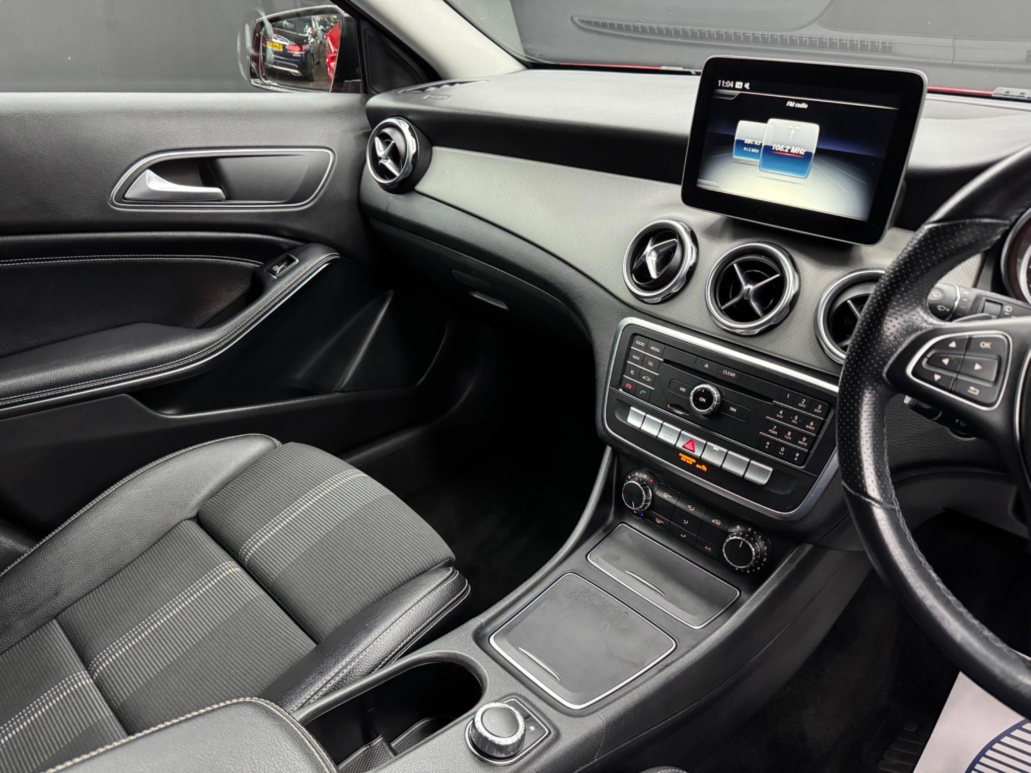 Mercedes-Benz GLA 1.6 GLA180 Urban Edition 7G-DCT Euro 6 (s/s) 5dr 5dr Automatic 2026