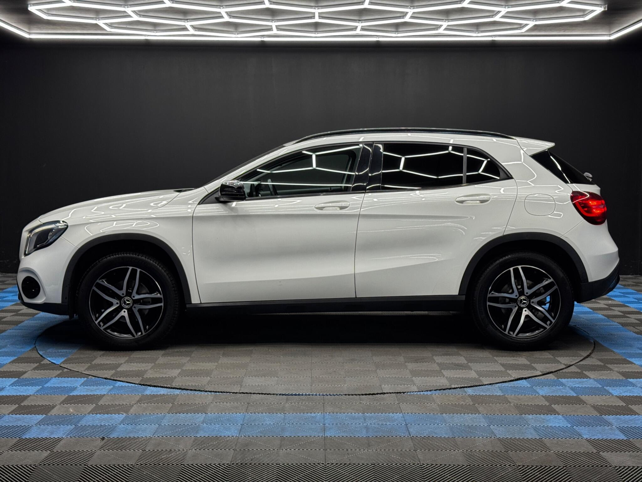 Mercedes-Benz GLA 1.6 GLA180 Urban Edition Euro 6 (s/s) 5dr 5dr Manual 2026