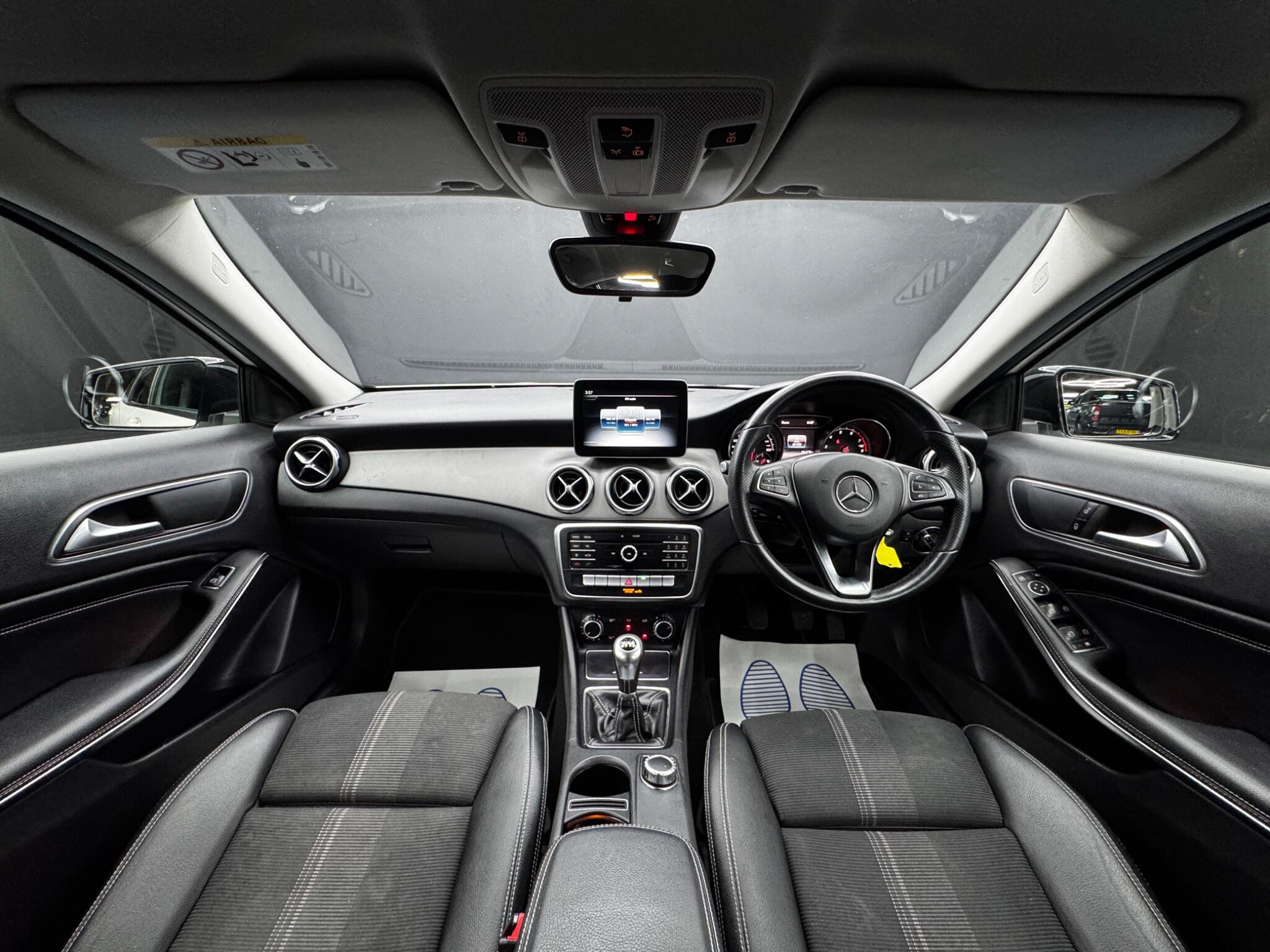 Mercedes-Benz GLA 1.6 GLA180 Urban Edition Euro 6 (s/s) 5dr 5dr Manual 2026
