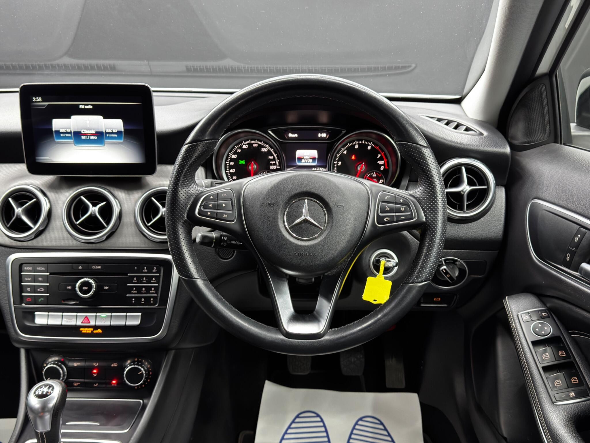 Mercedes-Benz GLA 1.6 GLA180 Urban Edition Euro 6 (s/s) 5dr 5dr Manual 2026