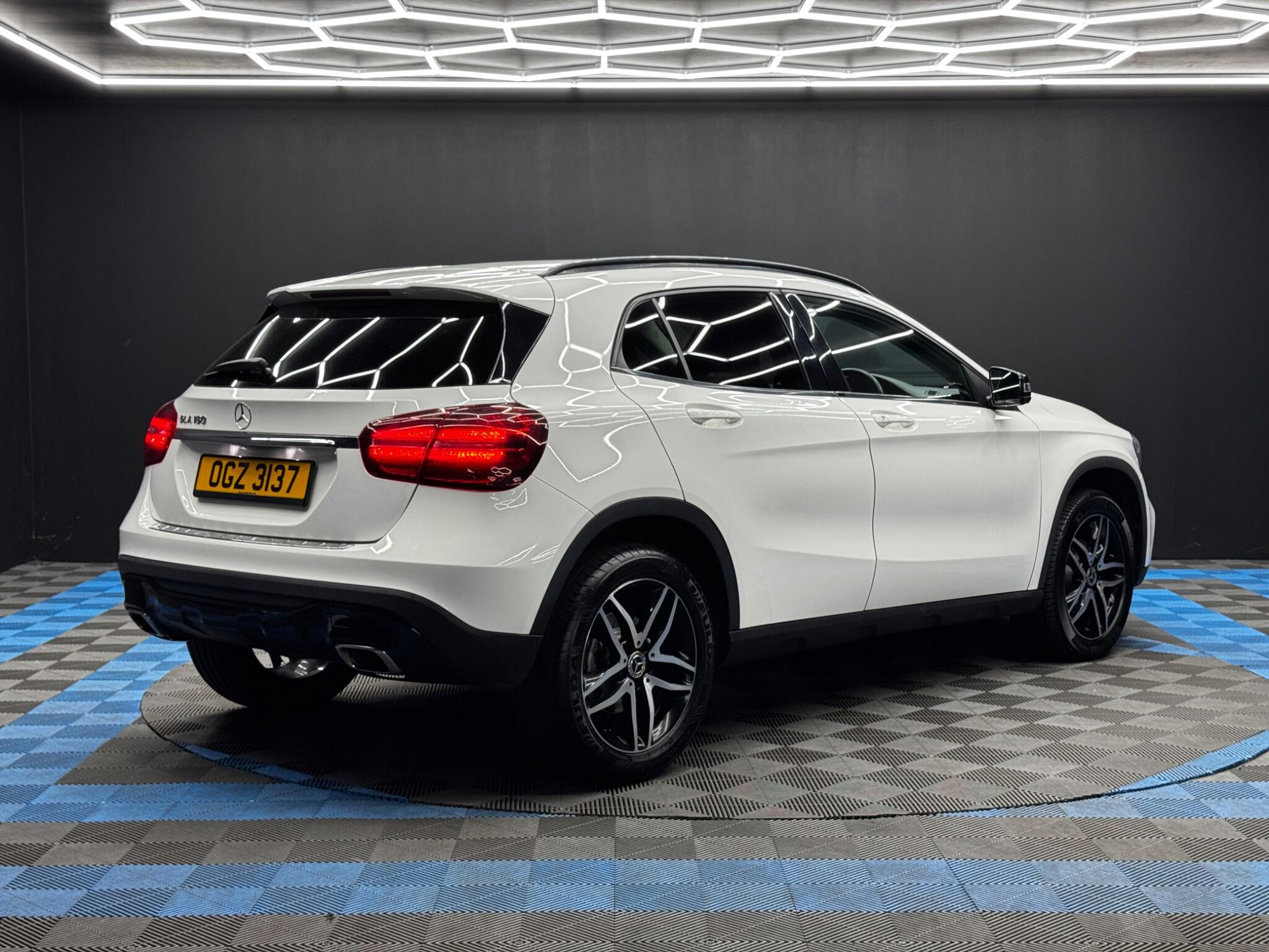 Mercedes-Benz GLA 1.6 GLA180 Urban Edition Euro 6 (s/s) 5dr 5dr Manual 2026