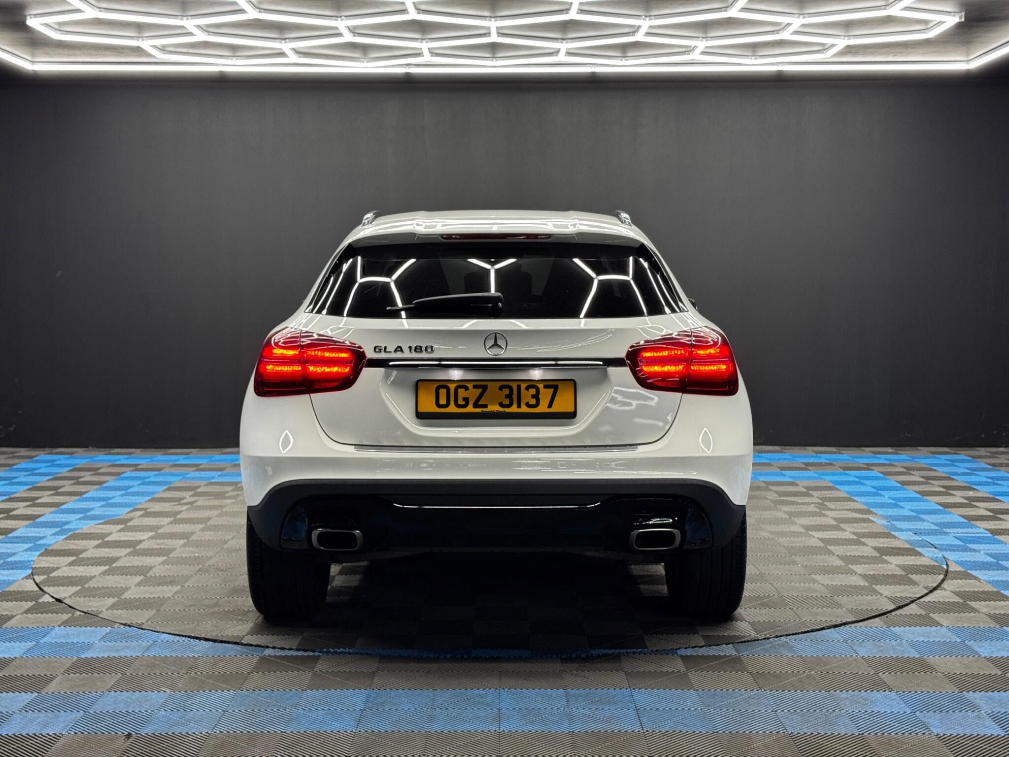 Mercedes-Benz GLA 1.6 GLA180 Urban Edition Euro 6 (s/s) 5dr 5dr Manual 2026