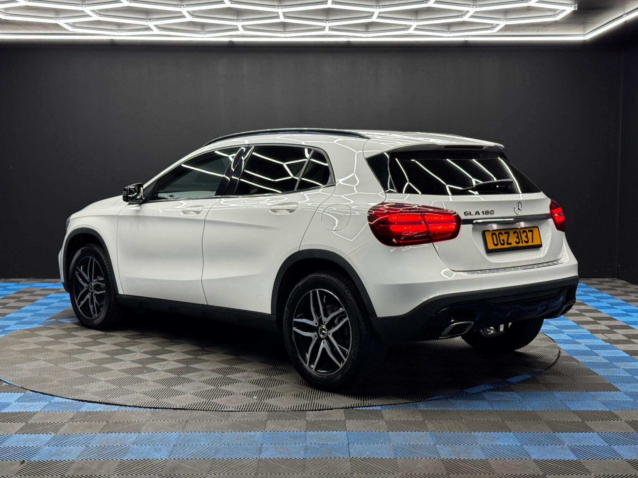 Mercedes-Benz GLA 1.6 GLA180 Urban Edition Euro 6 (s/s) 5dr 5dr Manual 2026