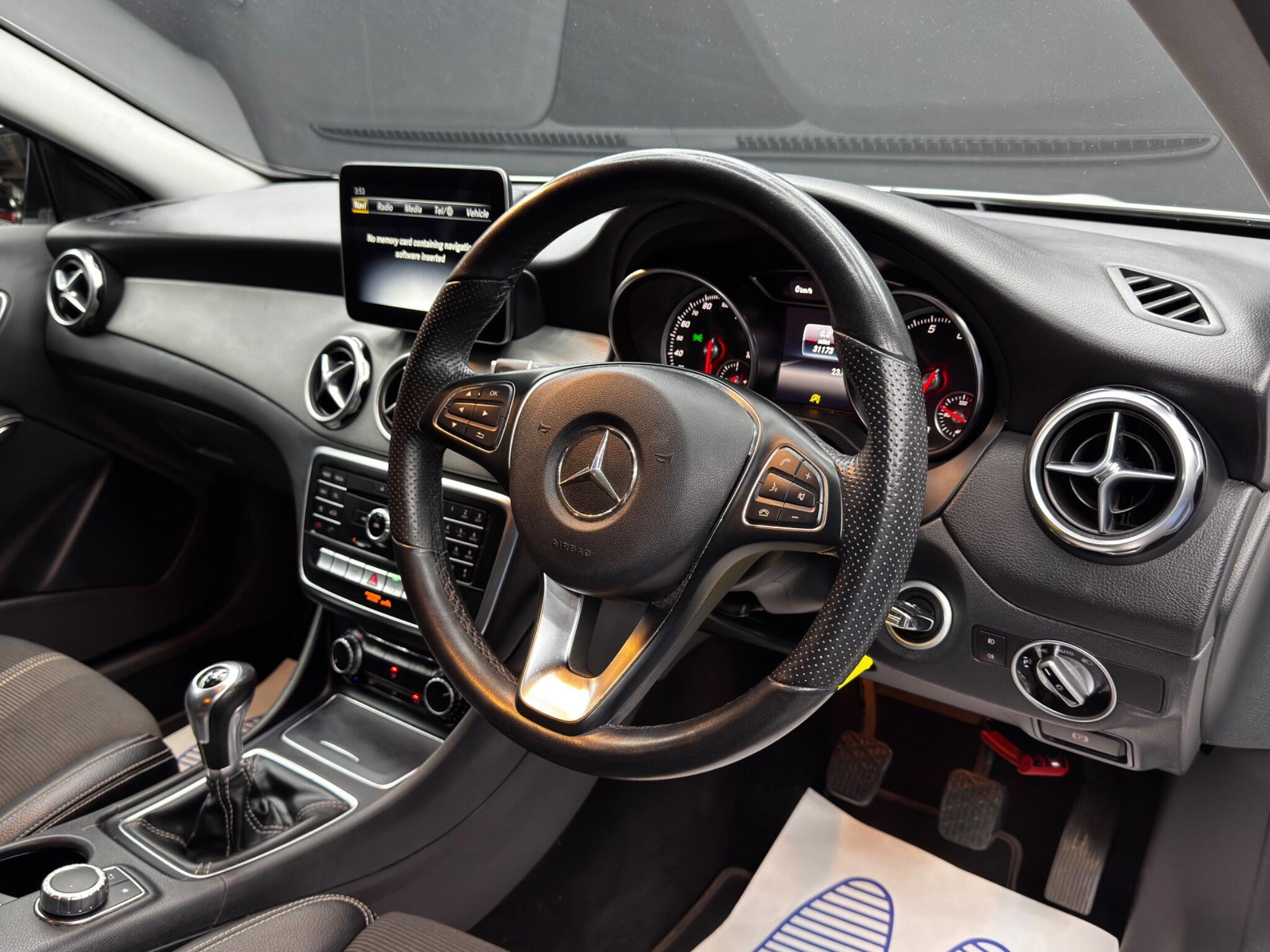 Mercedes-Benz GLA 1.6 GLA180 Urban Edition Euro 6 (s/s) 5dr 5dr Manual 2026