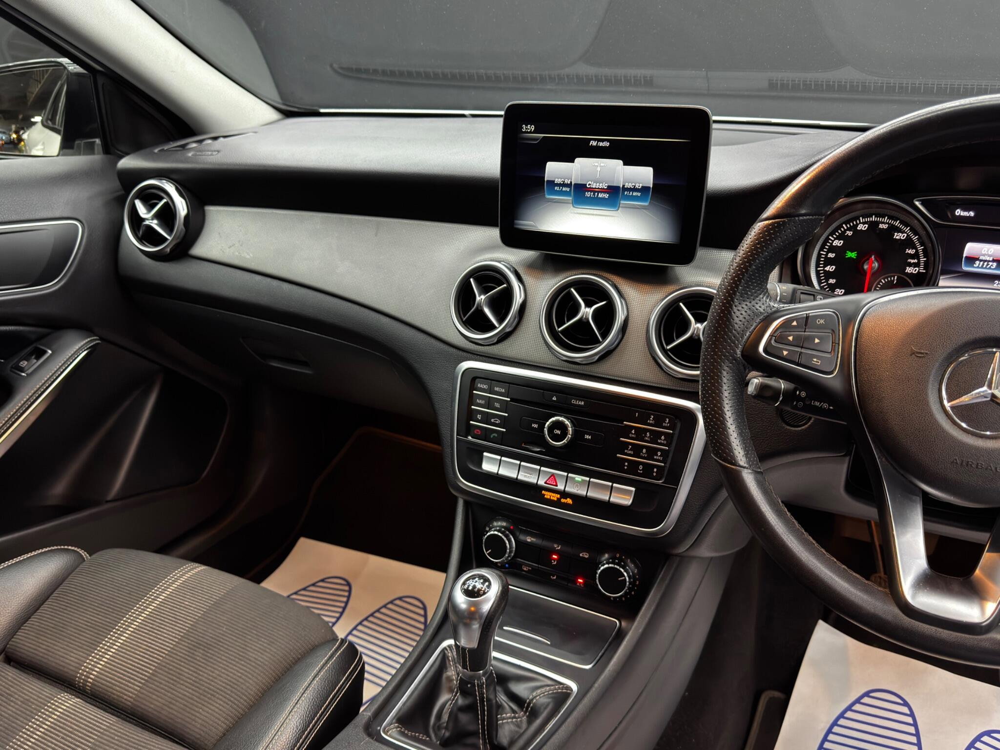 Mercedes-Benz GLA 1.6 GLA180 Urban Edition Euro 6 (s/s) 5dr 5dr Manual 2026