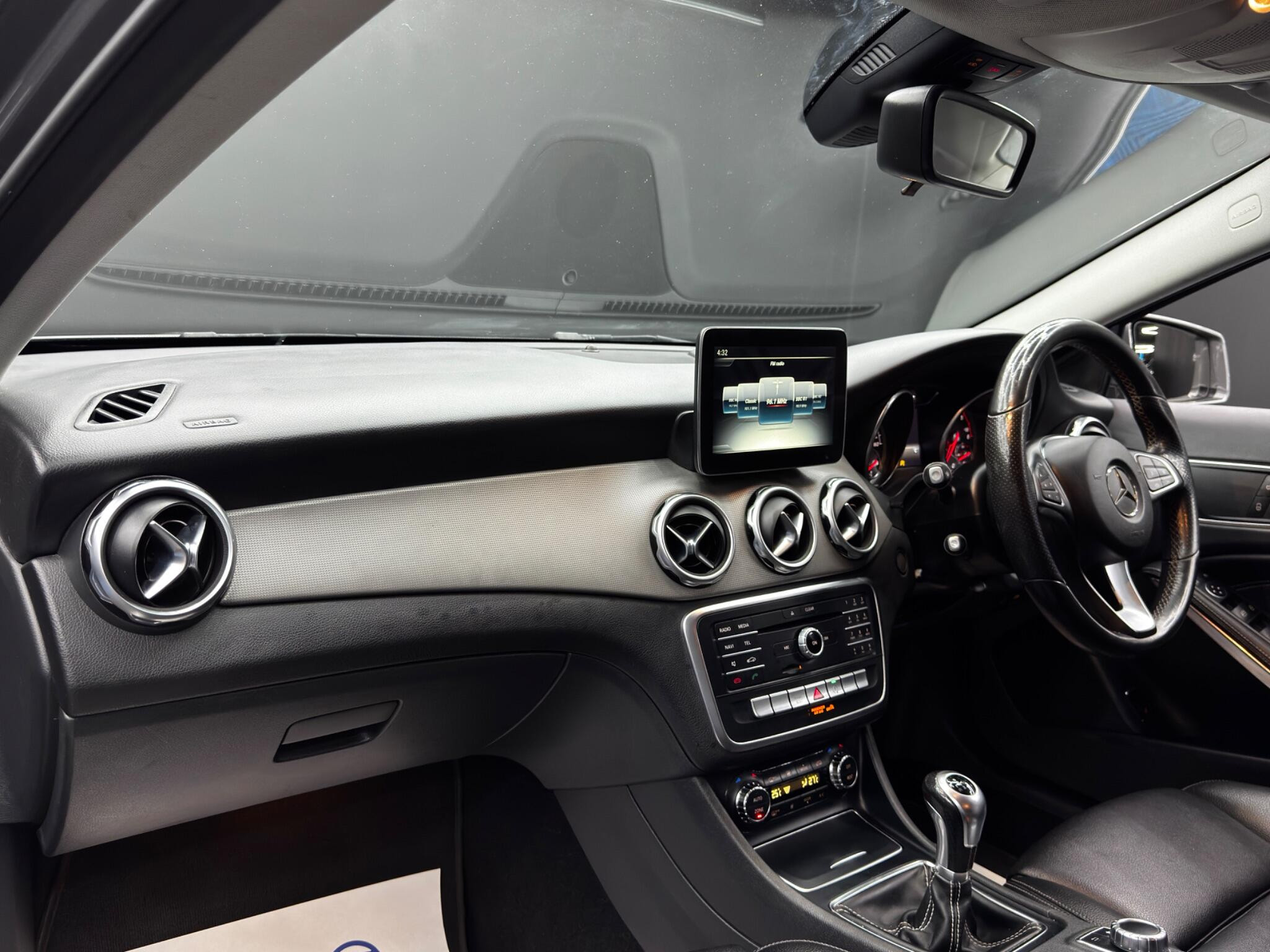 Mercedes-Benz GLA 2.1 GLA200d Sport Euro 6 (s/s) 5dr 5dr Manual 2026