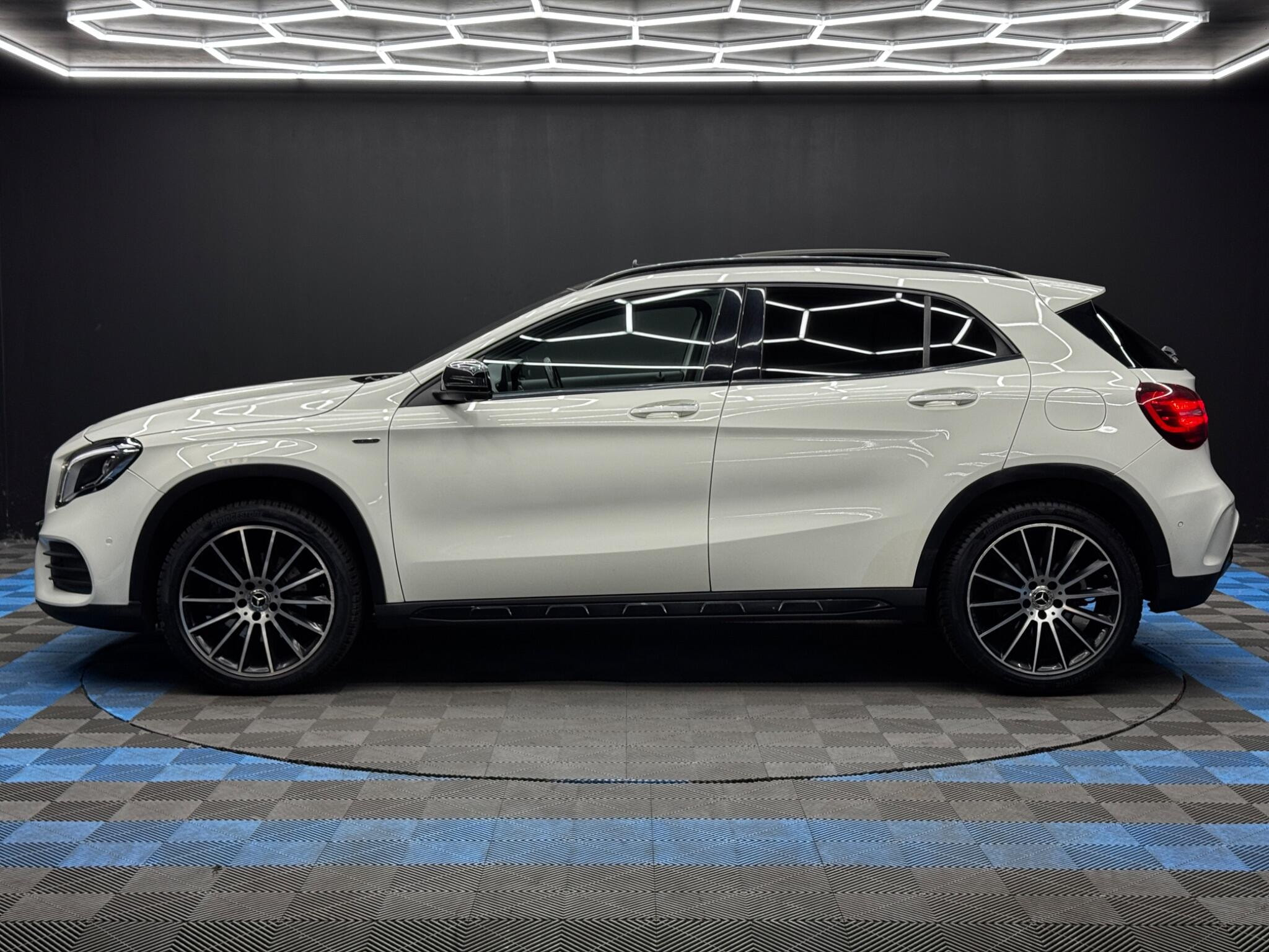 Mercedes-Benz GLA 2.1 GLA220d WhiteArt (Premium Plus) 7G-DCT 4MATIC Euro 6 (s/s) 5dr 5dr Automatic 2026