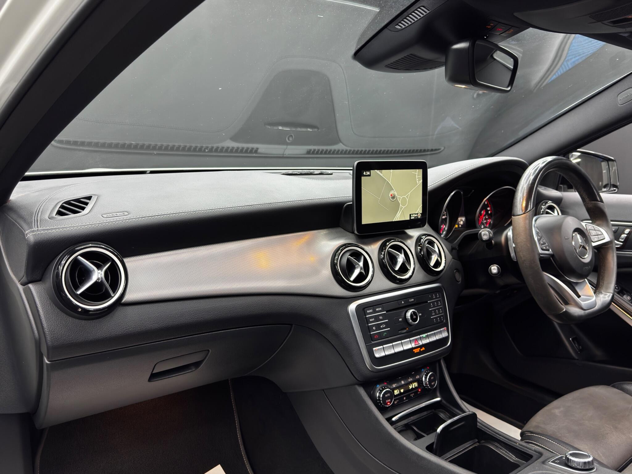 Mercedes-Benz GLA 2.1 GLA220d WhiteArt (Premium Plus) 7G-DCT 4MATIC Euro 6 (s/s) 5dr 5dr Automatic 2026