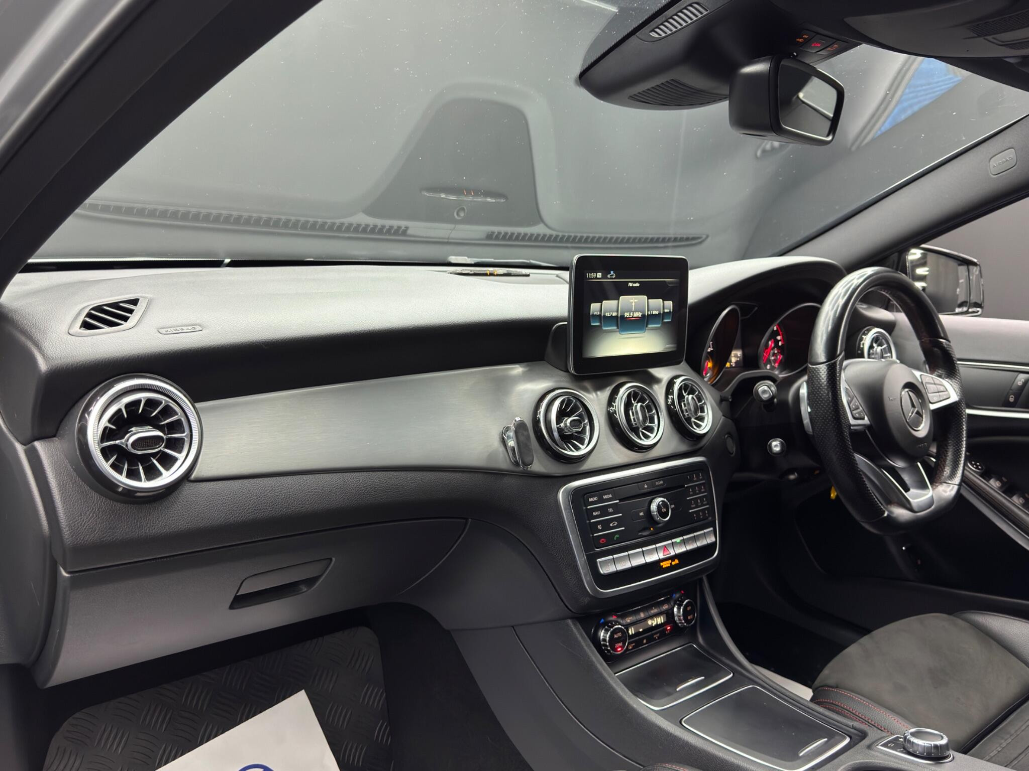 Mercedes-Benz GLA 2.1 GLA220d AMG Line (Premium) 7G-DCT 4MATIC Euro 6 (s/s) 5dr 5dr Automatic 2026