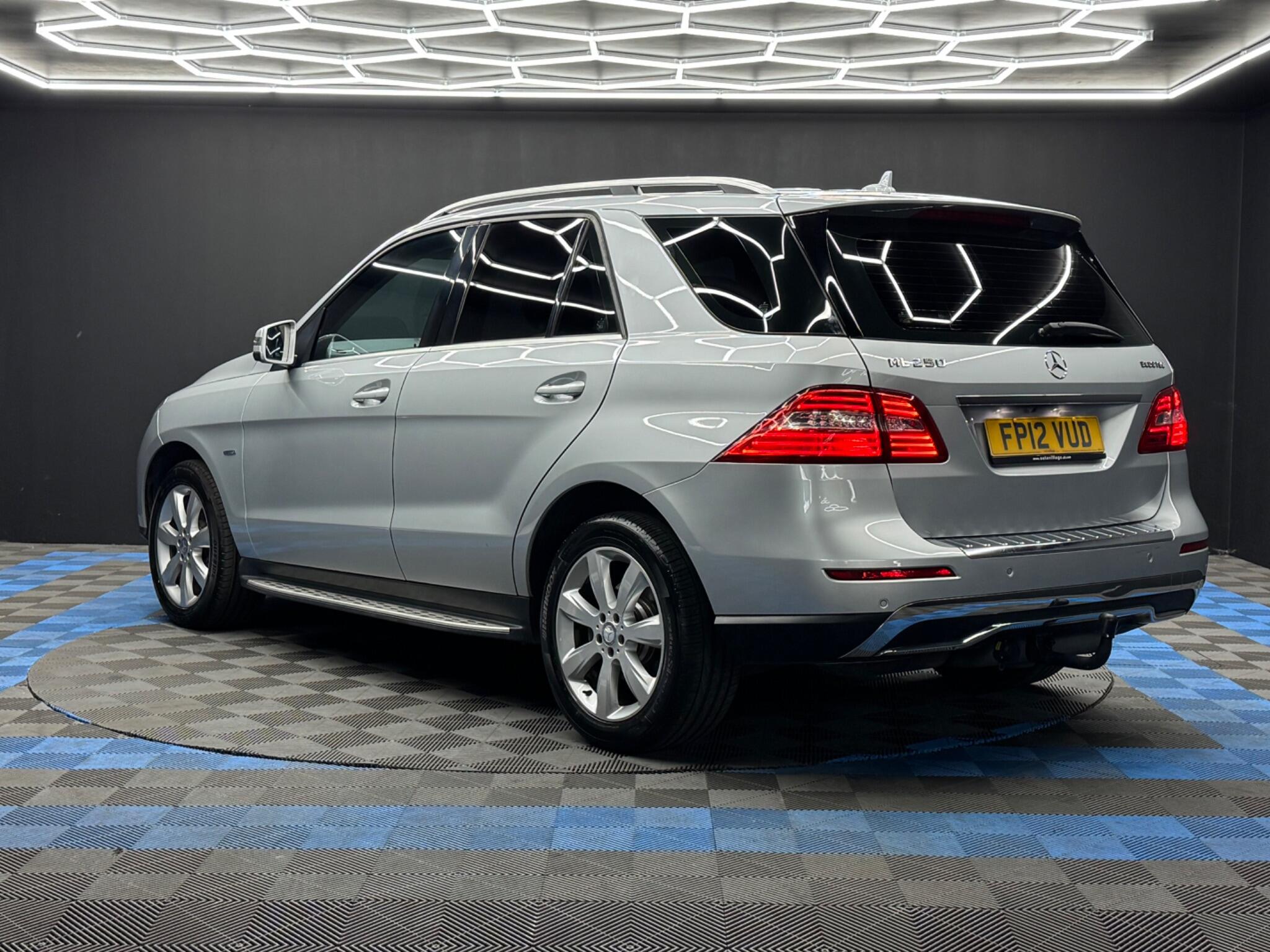 Mercedes-Benz M Class 2.1 ML250 BlueTEC Special Edition G-Tronic 4WD Euro 6 (s/s) 5dr 5dr Automatic 2026