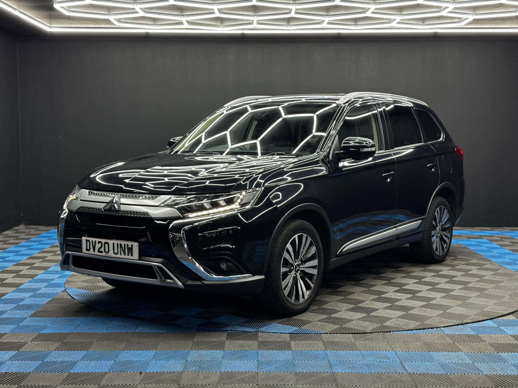 Mitsubishi Outlander 2.0 MIVEC Exceed CVT 4WD Euro 6 (s/s) 5dr 5dr Automatic 2026