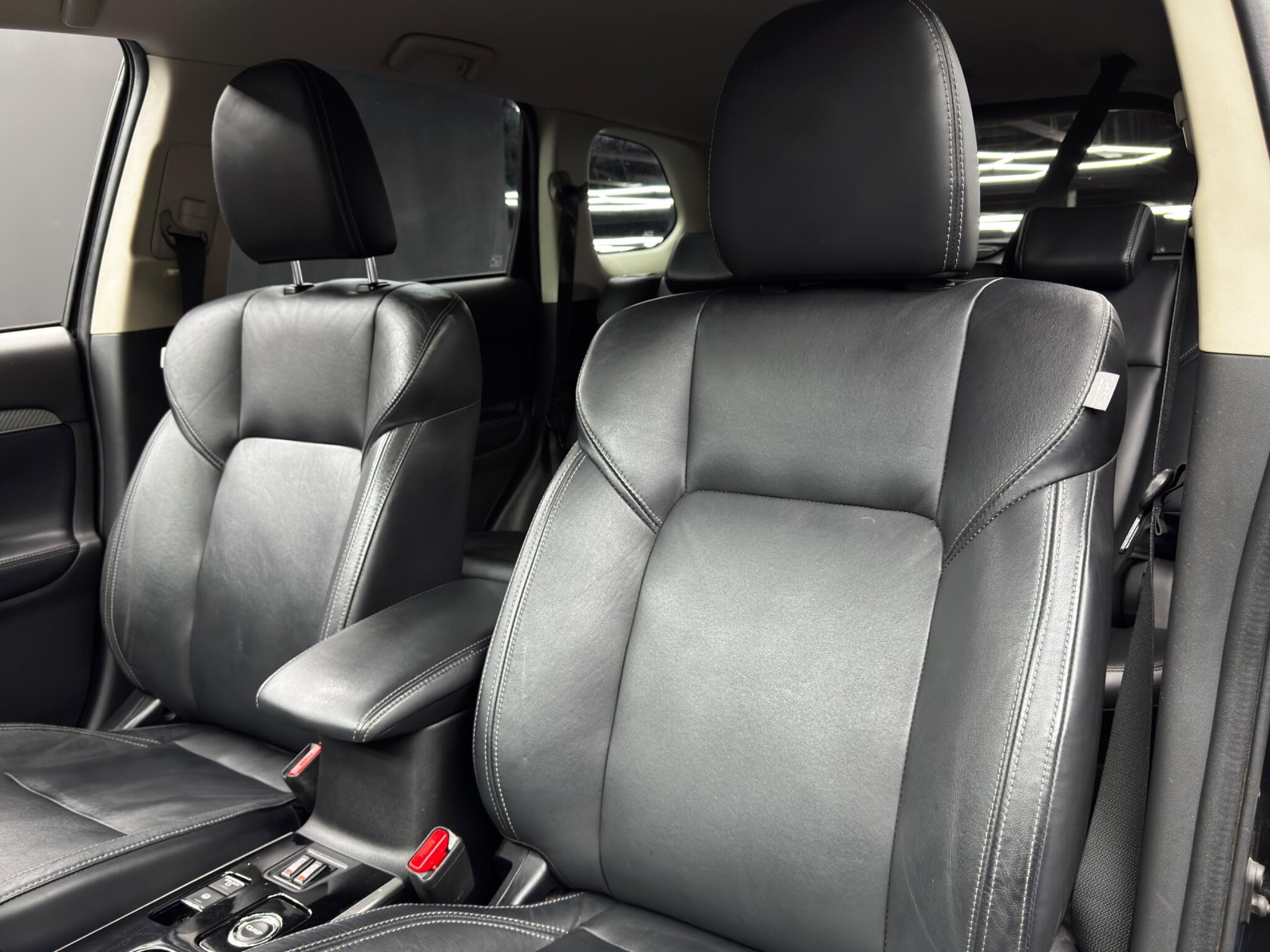 Mitsubishi Outlander 2.0 MIVEC Exceed CVT 4WD Euro 6 (s/s) 5dr 5dr Automatic 2026