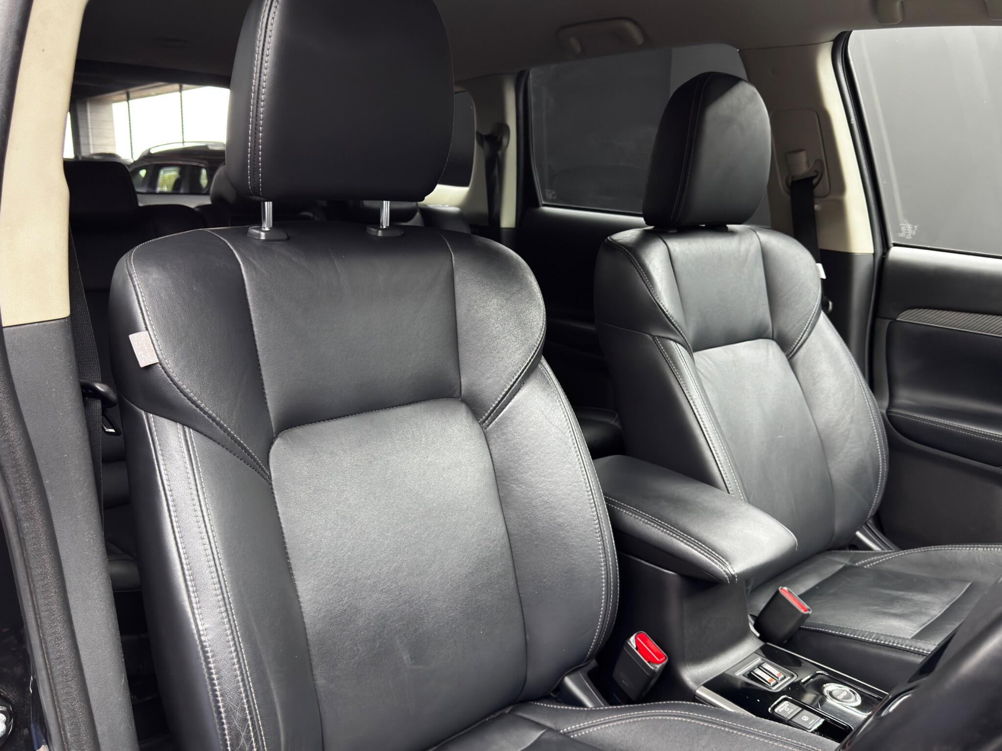 Mitsubishi Outlander 2.0 MIVEC Exceed CVT 4WD Euro 6 (s/s) 5dr 5dr Automatic 2026