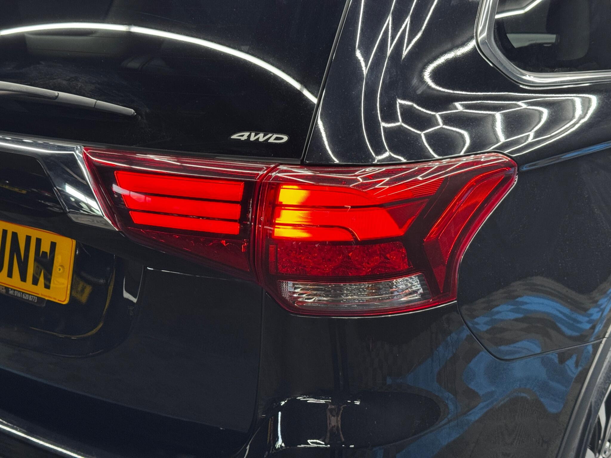 Mitsubishi Outlander 2.0 MIVEC Exceed CVT 4WD Euro 6 (s/s) 5dr 5dr Automatic 2026