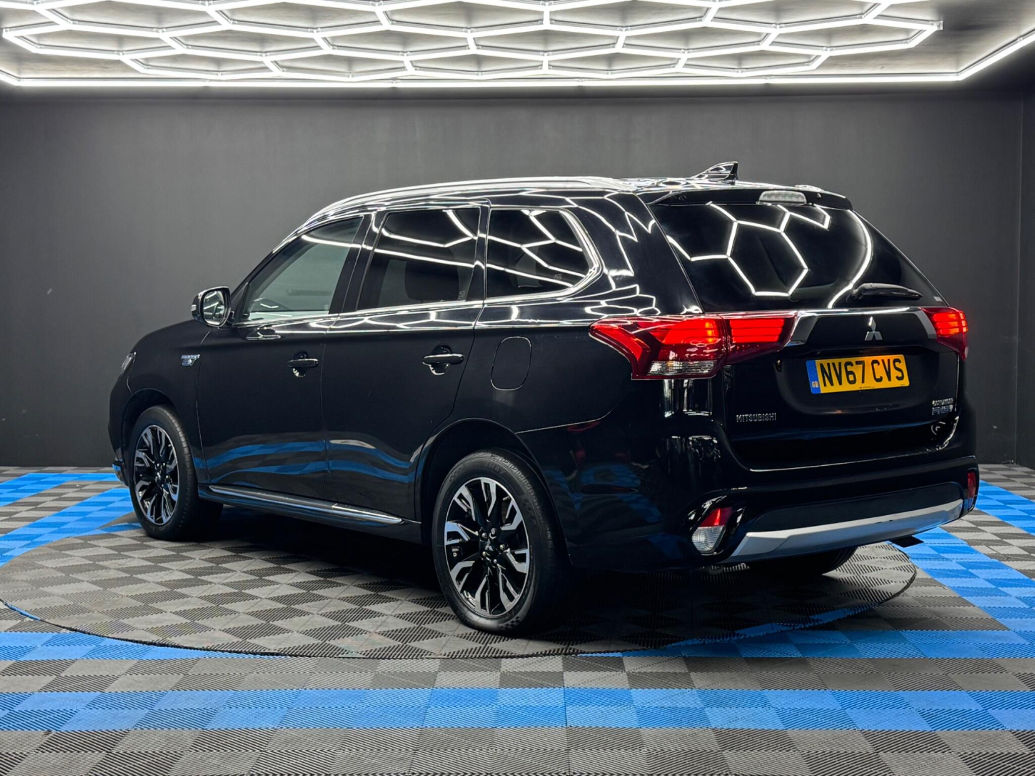 Mitsubishi Outlander 2.0h 12kWh 4h CVT 4WD Euro 6 (s/s) 5dr 5dr Automatic 2026
