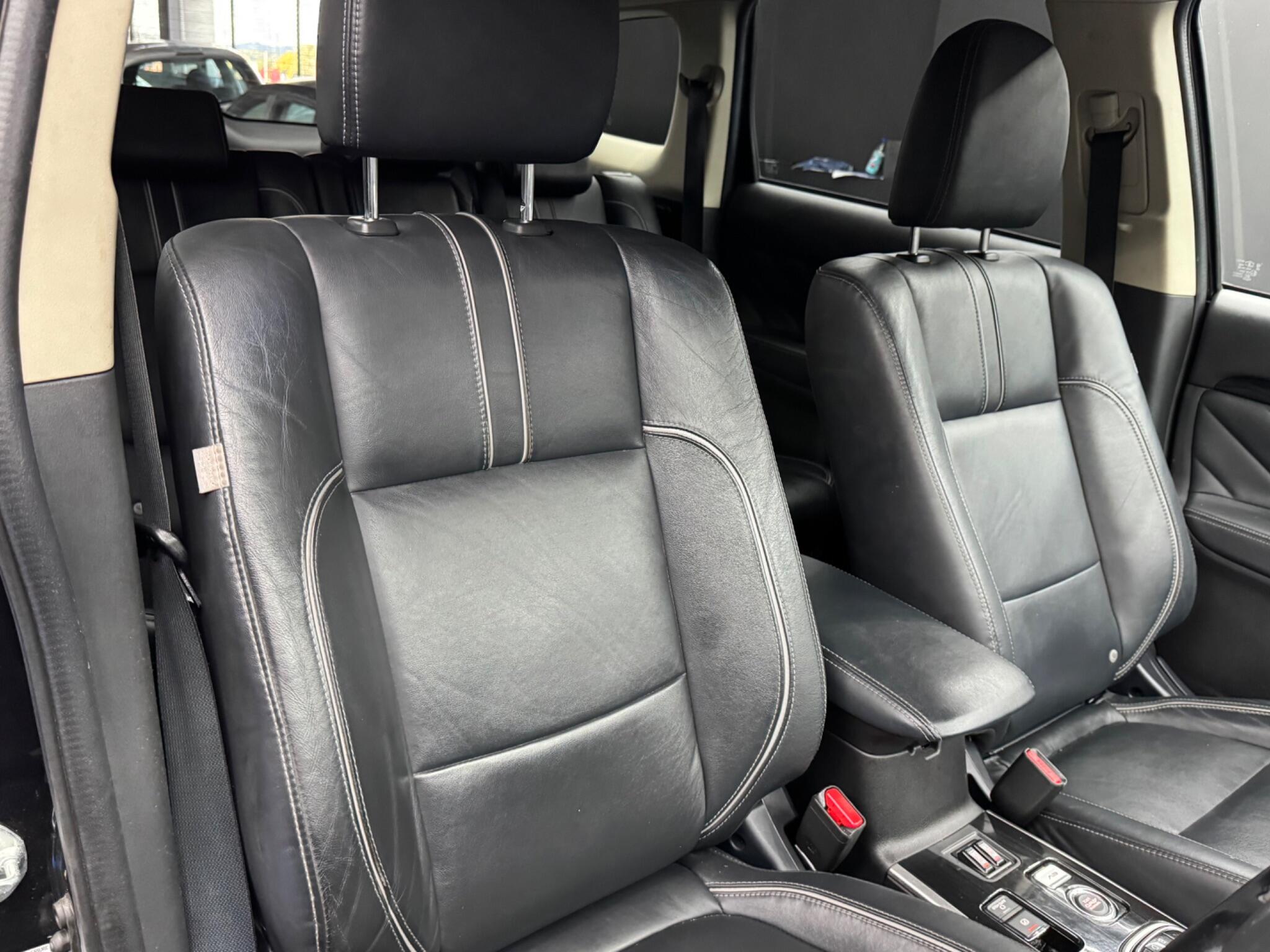 Mitsubishi Outlander 2.0h 12kWh 4h CVT 4WD Euro 6 (s/s) 5dr 5dr Automatic 2026