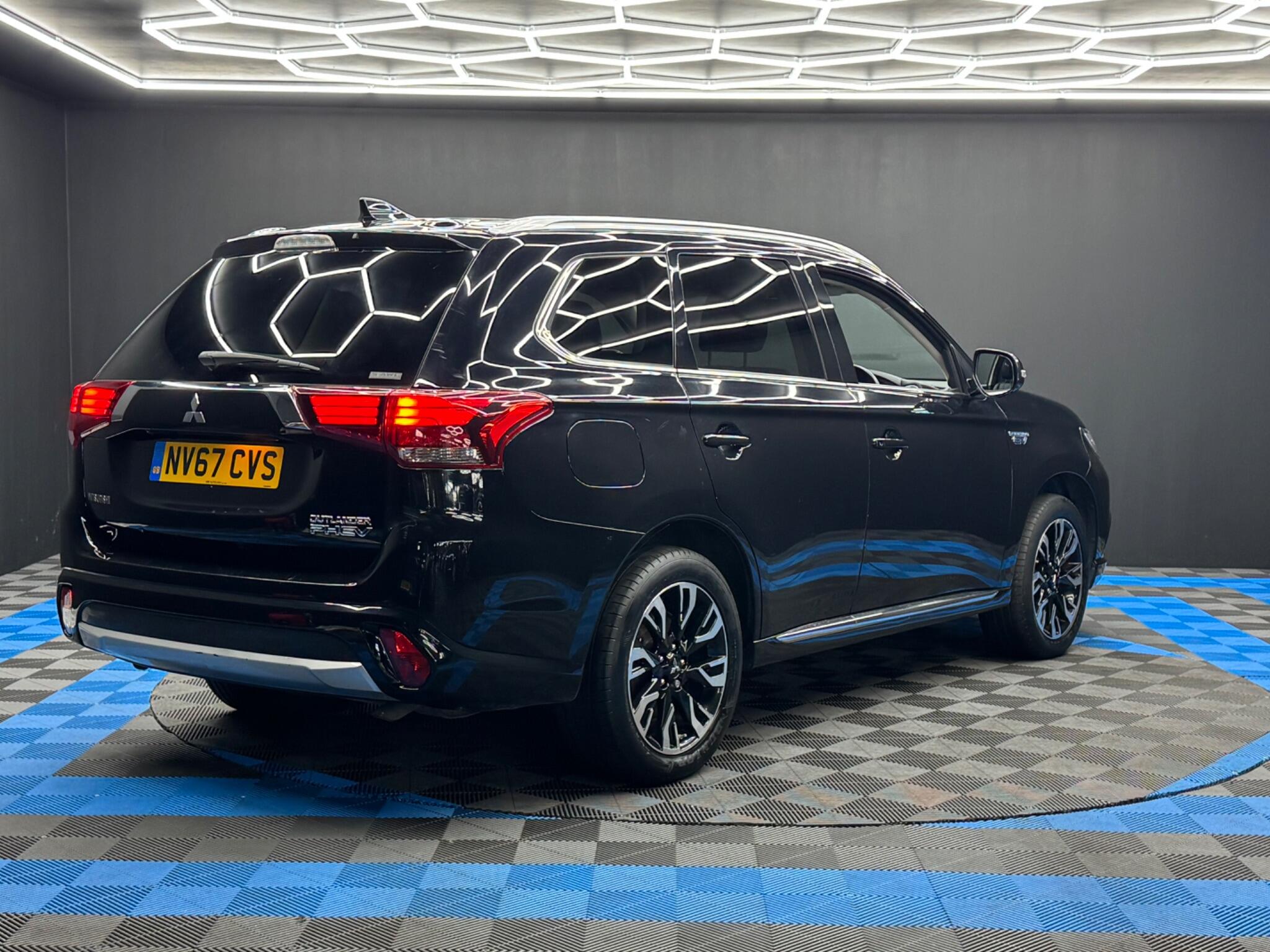 Mitsubishi Outlander 2.0h 12kWh 4h CVT 4WD Euro 6 (s/s) 5dr 5dr Automatic 2026