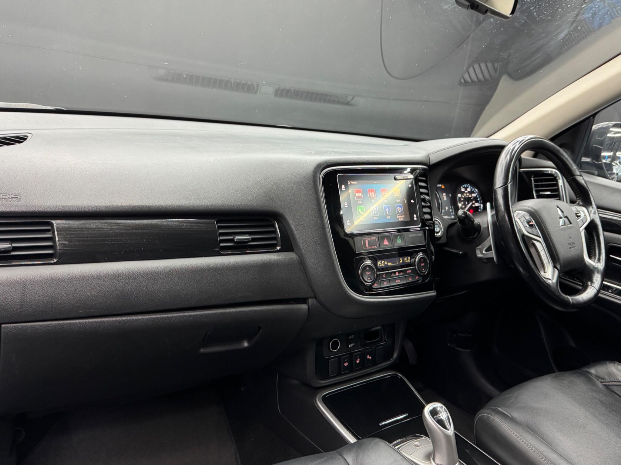 Mitsubishi Outlander 2.0h 12kWh 4h CVT 4WD Euro 6 (s/s) 5dr 5dr Automatic 2026
