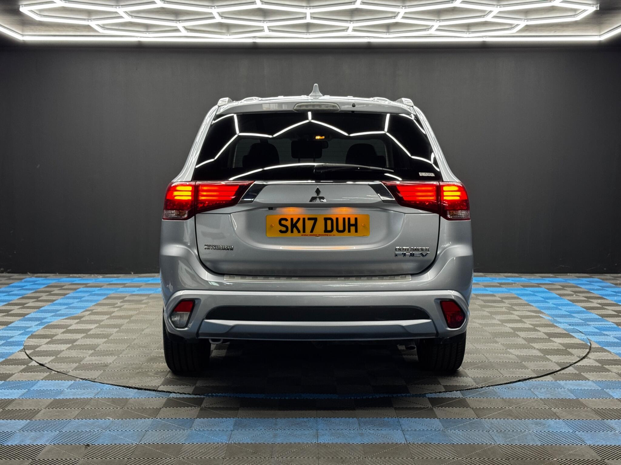 Mitsubishi Outlander 2.0h 12kWh Juro CVT 4WD Euro 6 (s/s) 5dr 5dr Automatic 2026