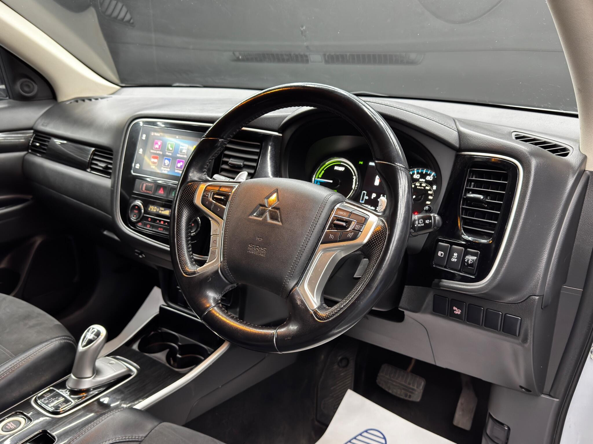 Mitsubishi Outlander 2.0h 12kWh Juro CVT 4WD Euro 6 (s/s) 5dr 5dr Automatic 2026