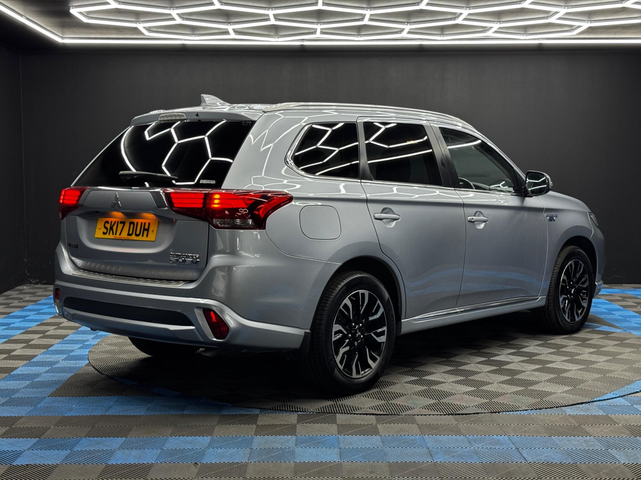 Mitsubishi Outlander 2.0h 12kWh Juro CVT 4WD Euro 6 (s/s) 5dr 5dr Automatic 2026