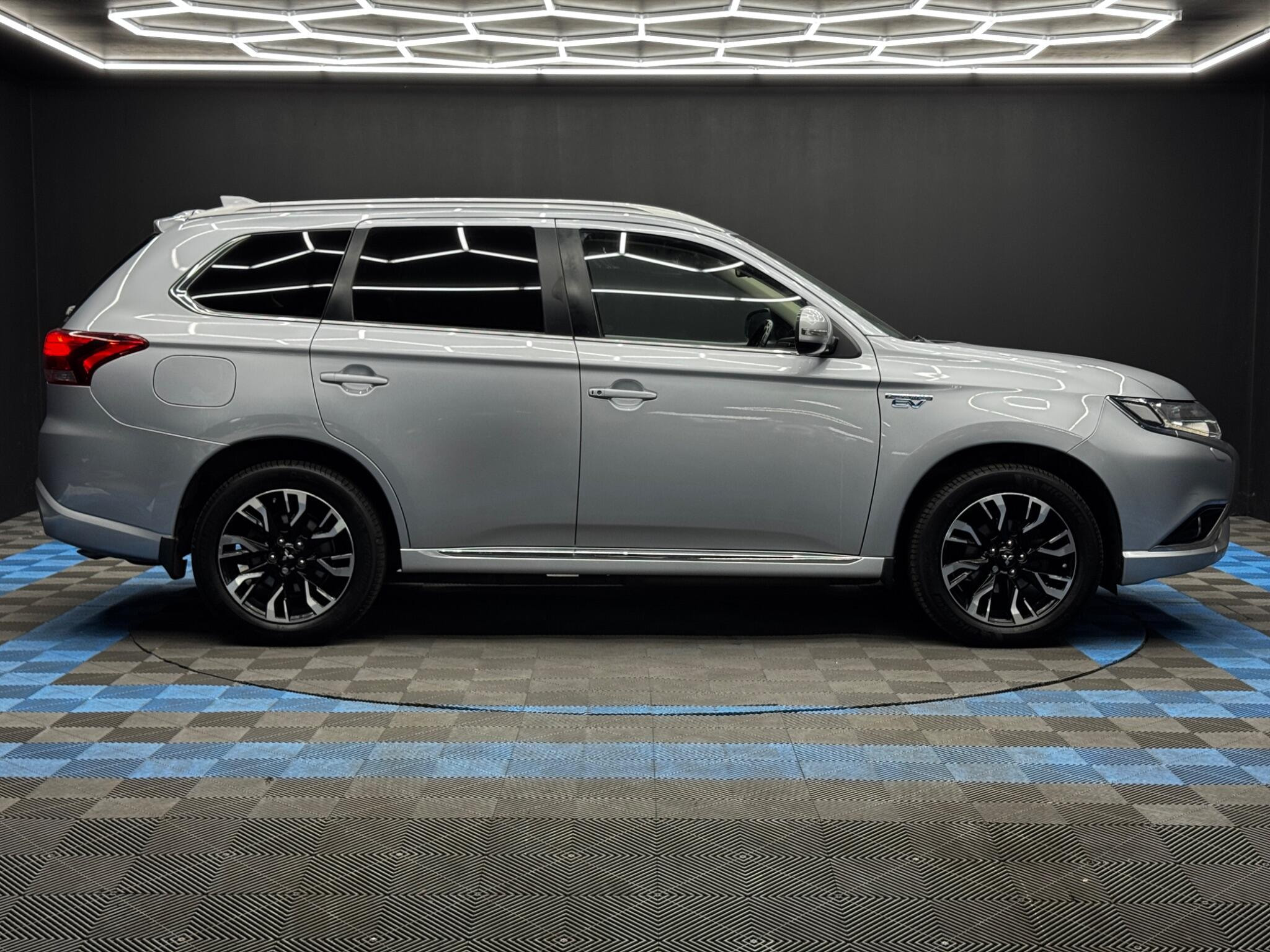 Mitsubishi Outlander 2.0h 12kWh Juro CVT 4WD Euro 6 (s/s) 5dr 5dr Automatic 2026