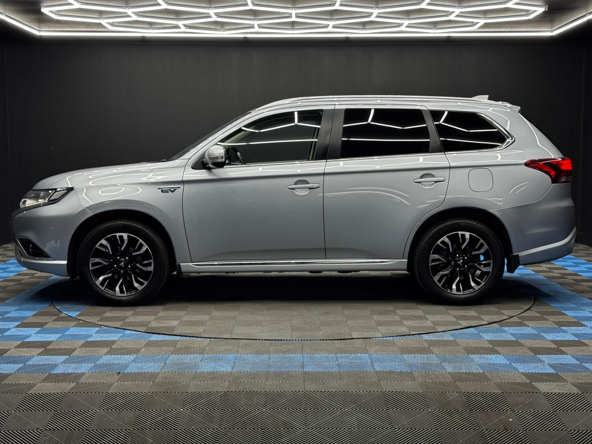 Mitsubishi Outlander 2.0h 12kWh Juro CVT 4WD Euro 6 (s/s) 5dr 5dr Automatic 2026