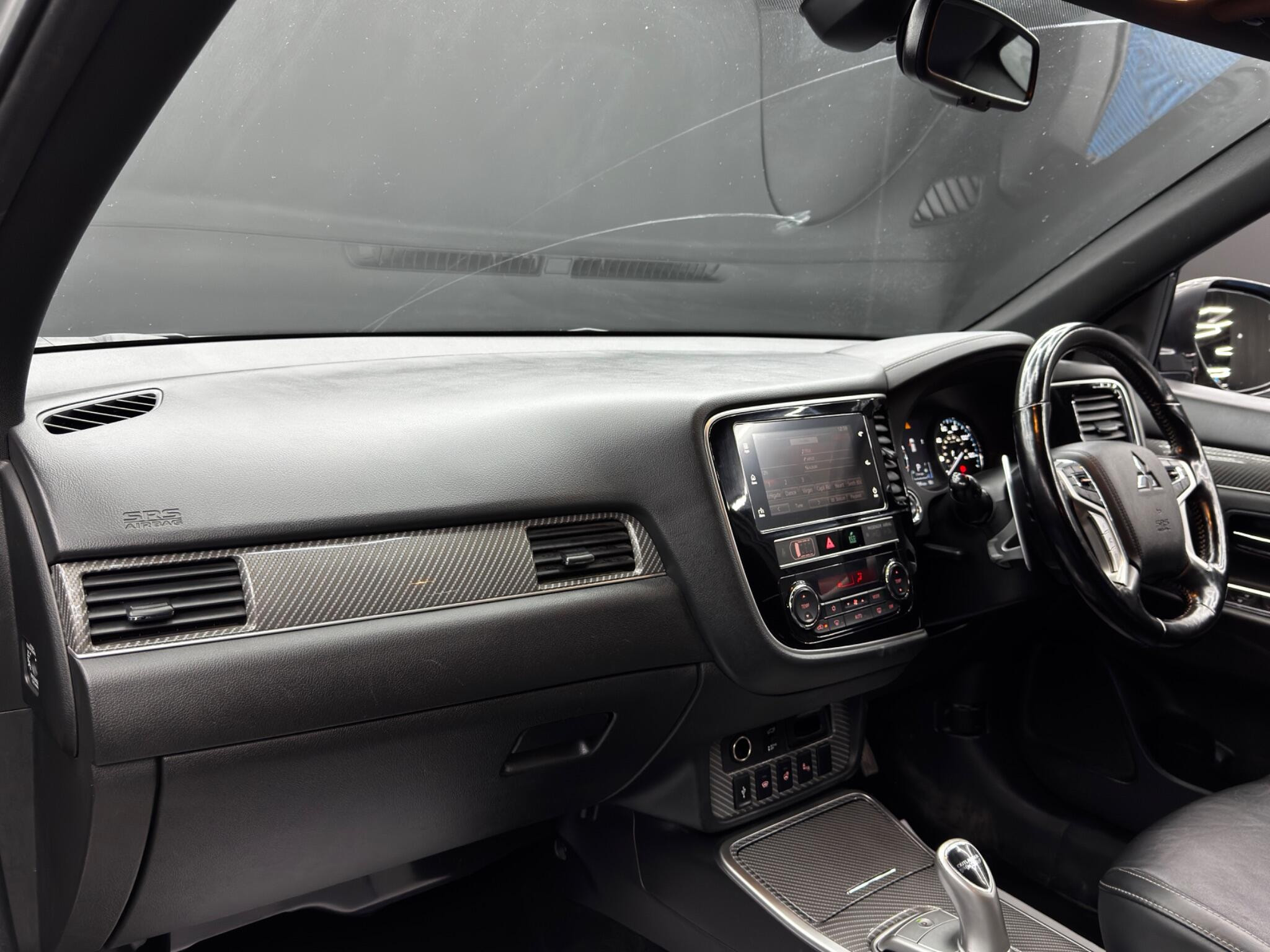 Mitsubishi Outlander 2.4h TwinMotor 13.8kWh 4h CVT 4WD Euro 6 (s/s) 5dr 5dr Automatic 2026