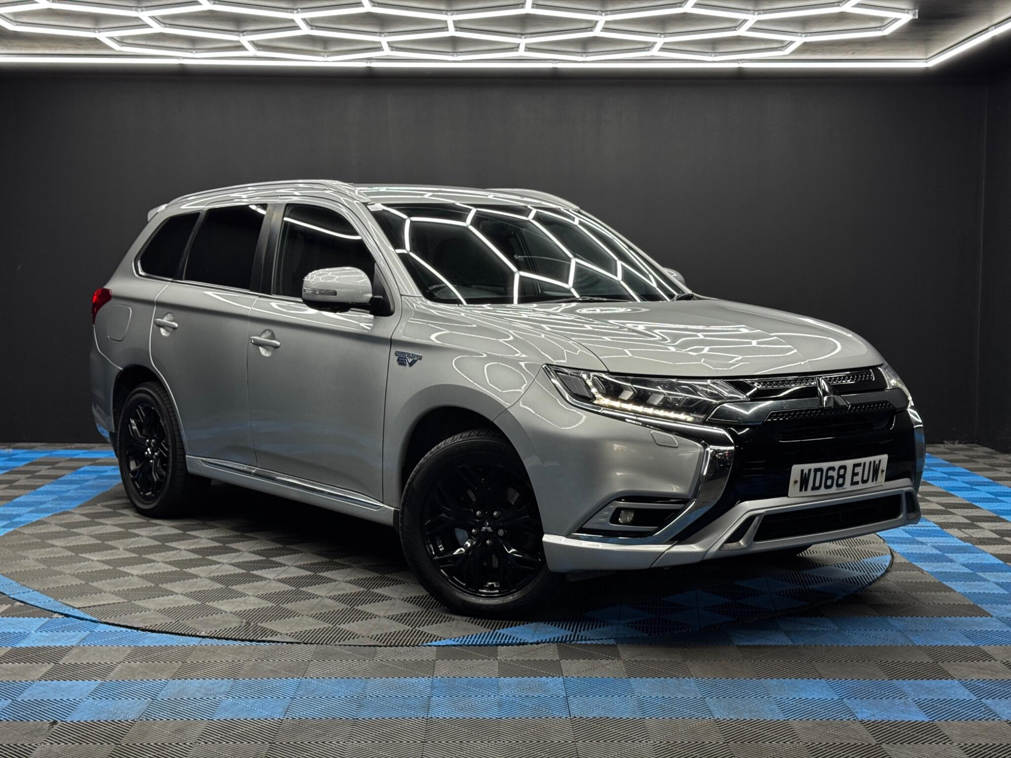 Mitsubishi Outlander 2.4h TwinMotor 13.8kWh 4h CVT 4WD Euro 6 (s/s) 5dr 5dr Automatic 2026