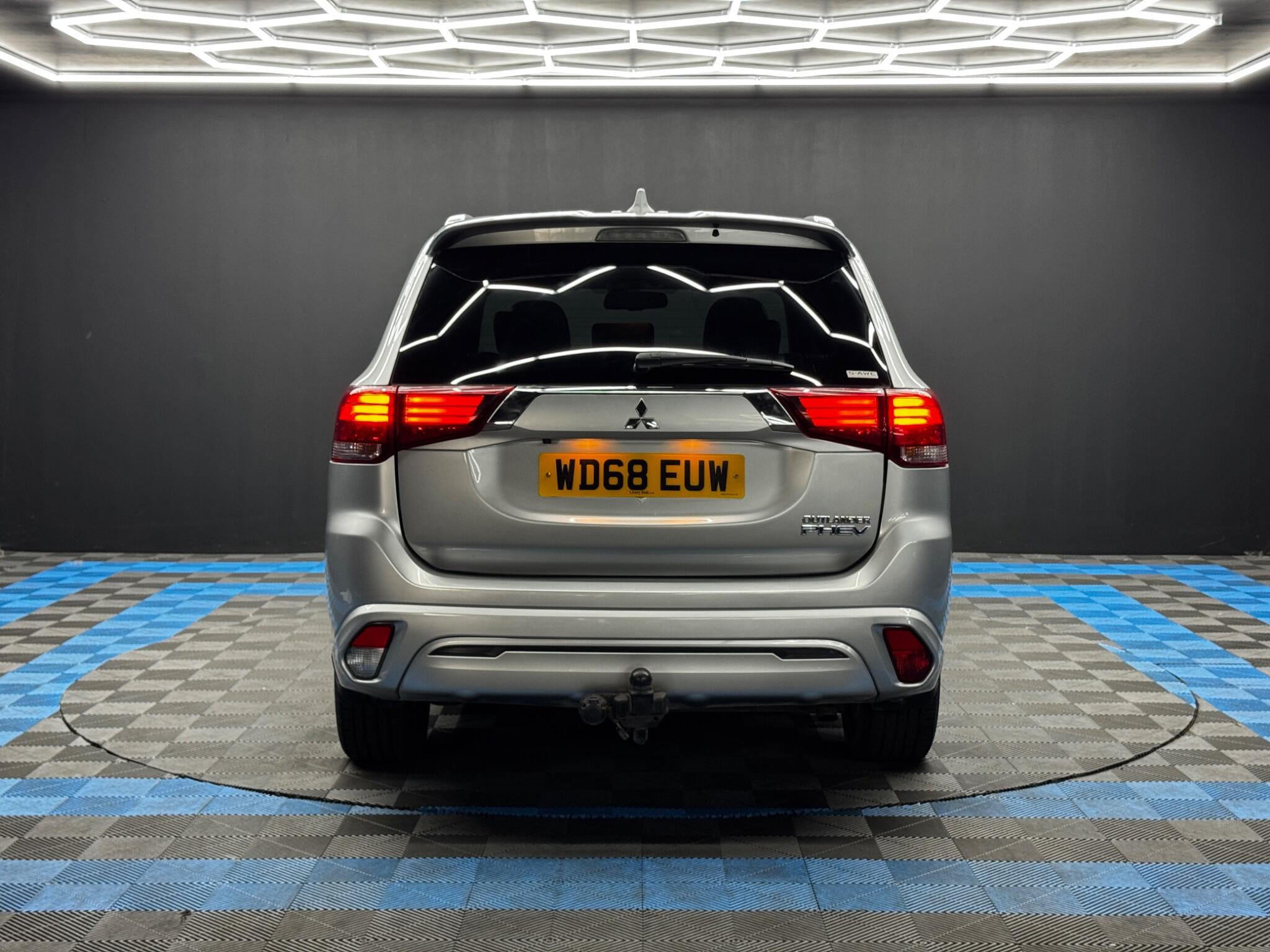 Mitsubishi Outlander 2.4h TwinMotor 13.8kWh 4h CVT 4WD Euro 6 (s/s) 5dr 5dr Automatic 2026