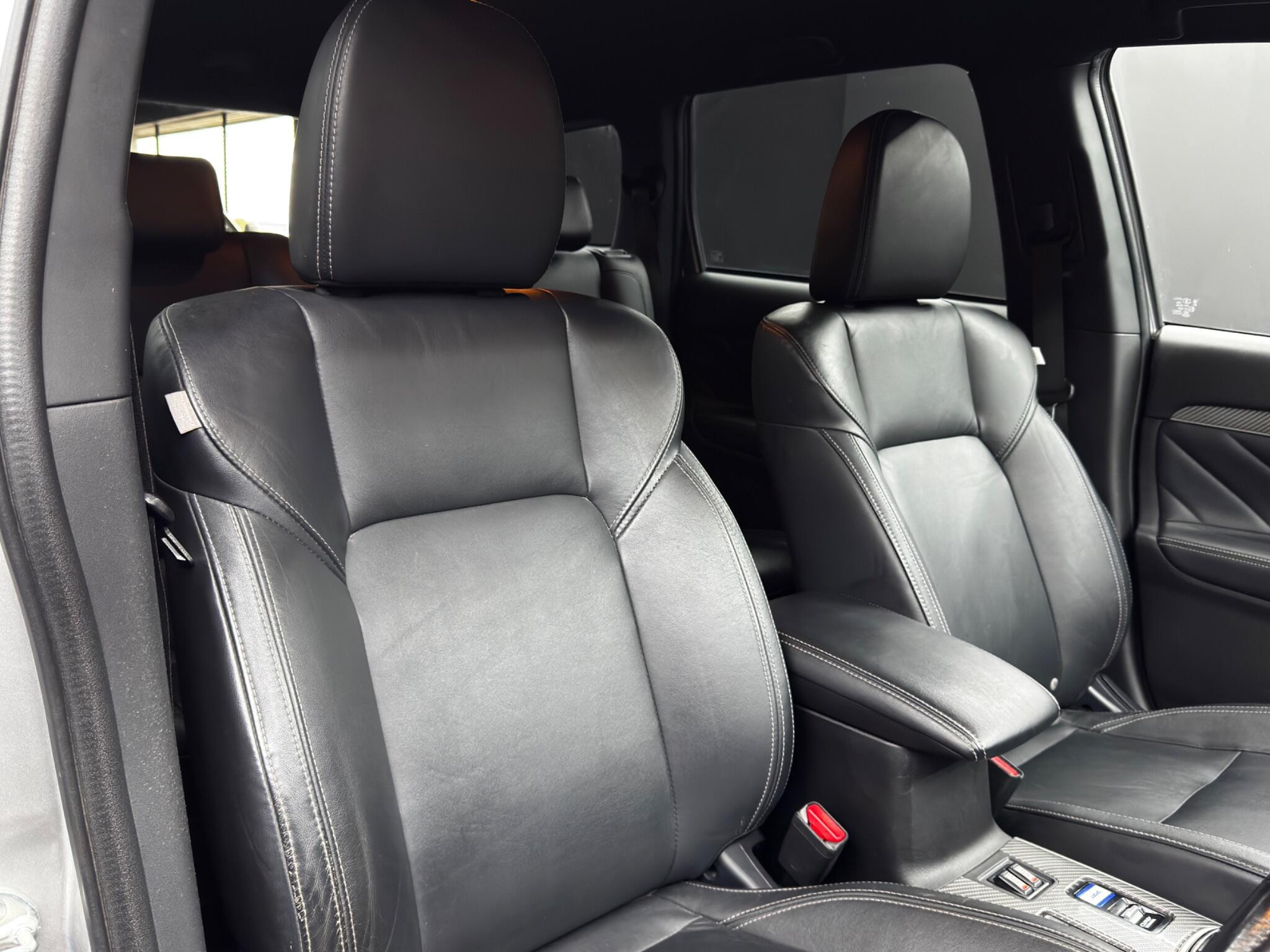Mitsubishi Outlander 2.4h TwinMotor 13.8kWh 4h CVT 4WD Euro 6 (s/s) 5dr 5dr Automatic 2026