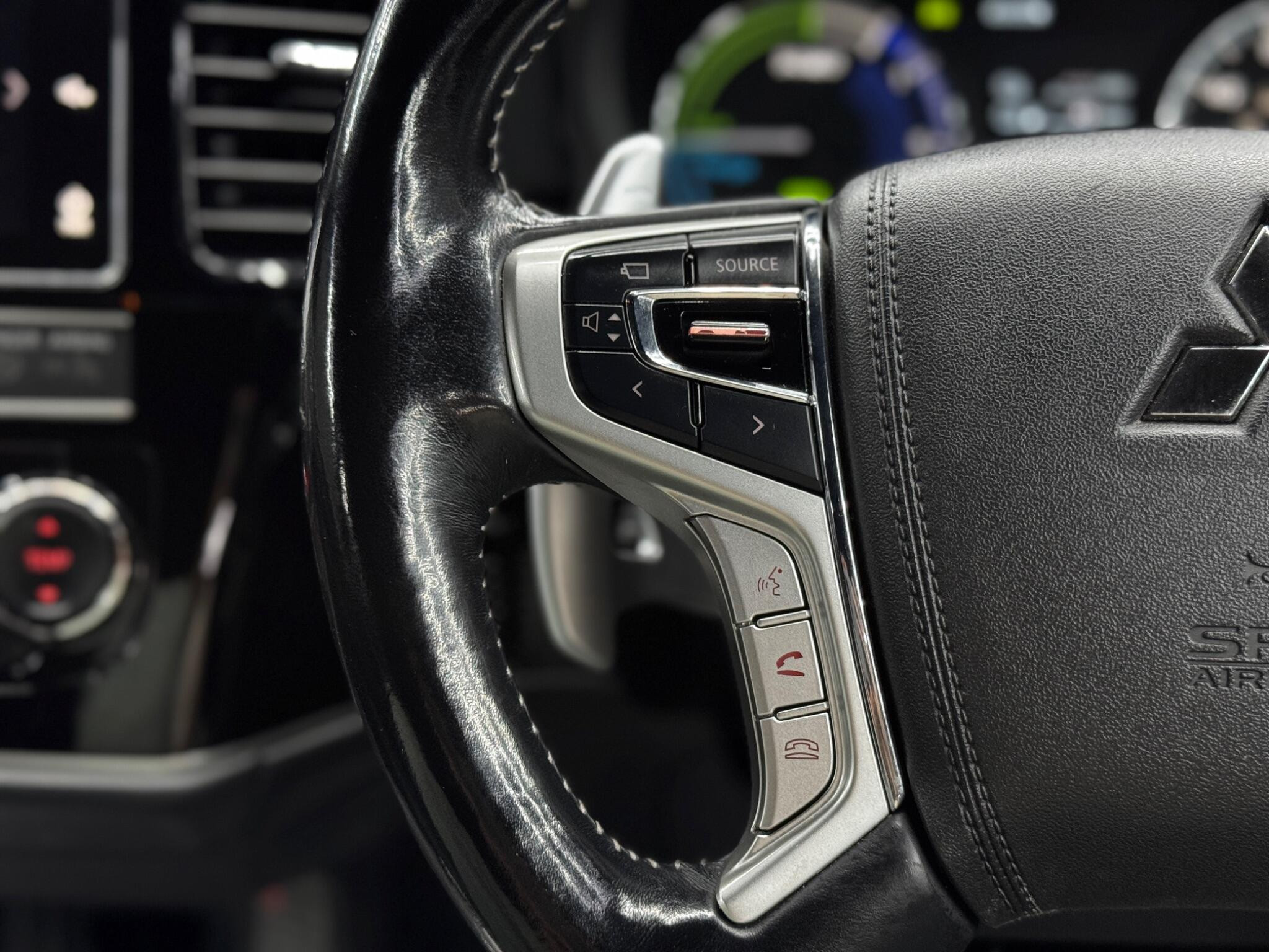 Mitsubishi Outlander 2.4h TwinMotor 13.8kWh 4hs CVT 4WD Euro 6 (s/s) 5dr 5dr Automatic 2026