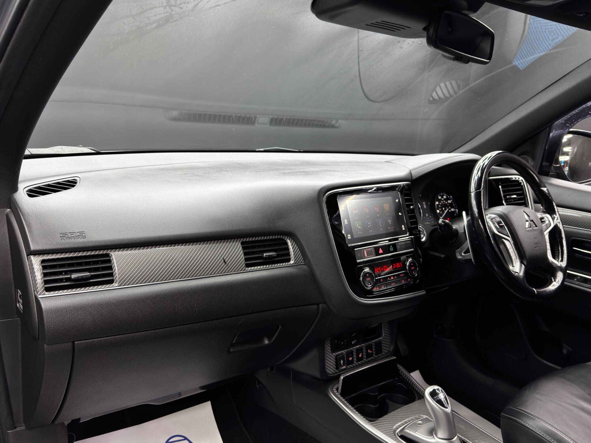 Mitsubishi Outlander 2.4h TwinMotor 13.8kWh 4hs CVT 4WD Euro 6 (s/s) 5dr 5dr Automatic 2026