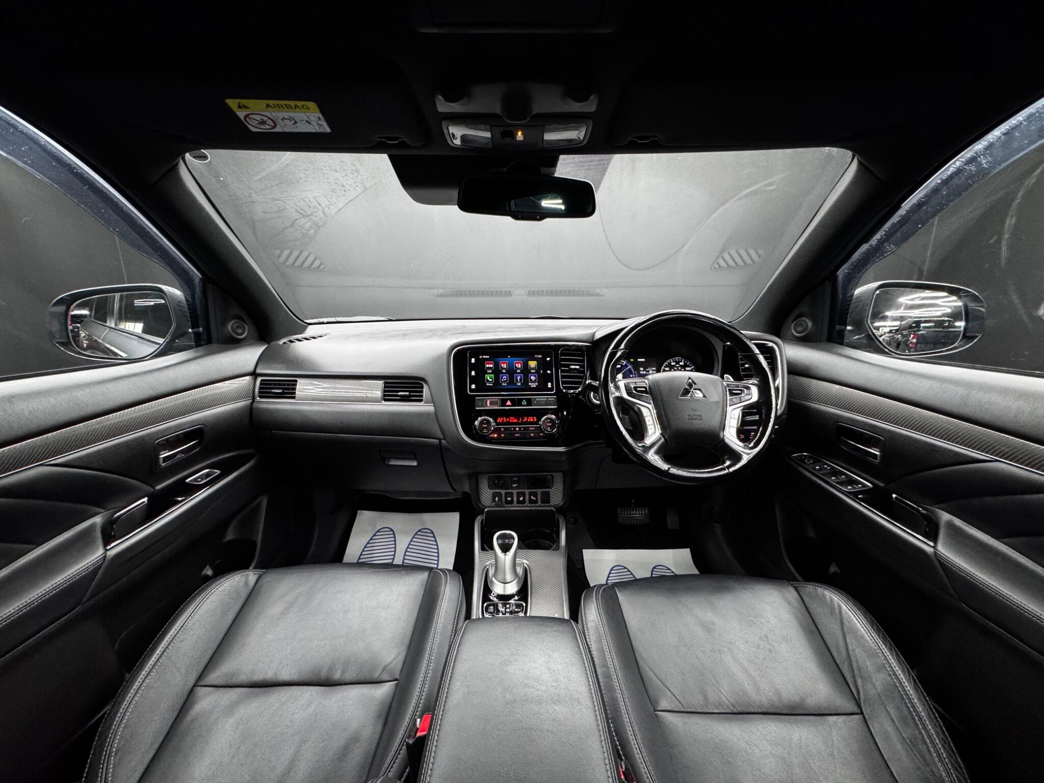 Mitsubishi Outlander 2.4h TwinMotor 13.8kWh 4hs CVT 4WD Euro 6 (s/s) 5dr 5dr Automatic 2026