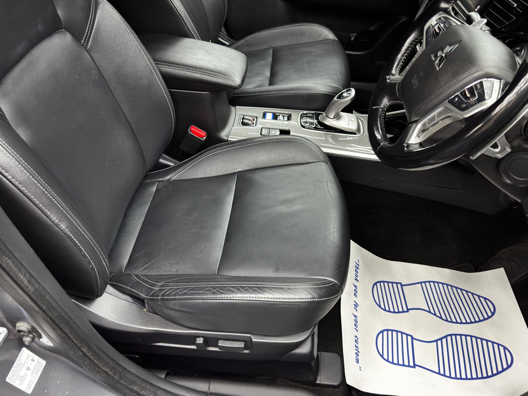Mitsubishi Outlander 2.4h TwinMotor 13.8kWh 4hs CVT 4WD Euro 6 (s/s) 5dr 5dr Automatic 2026