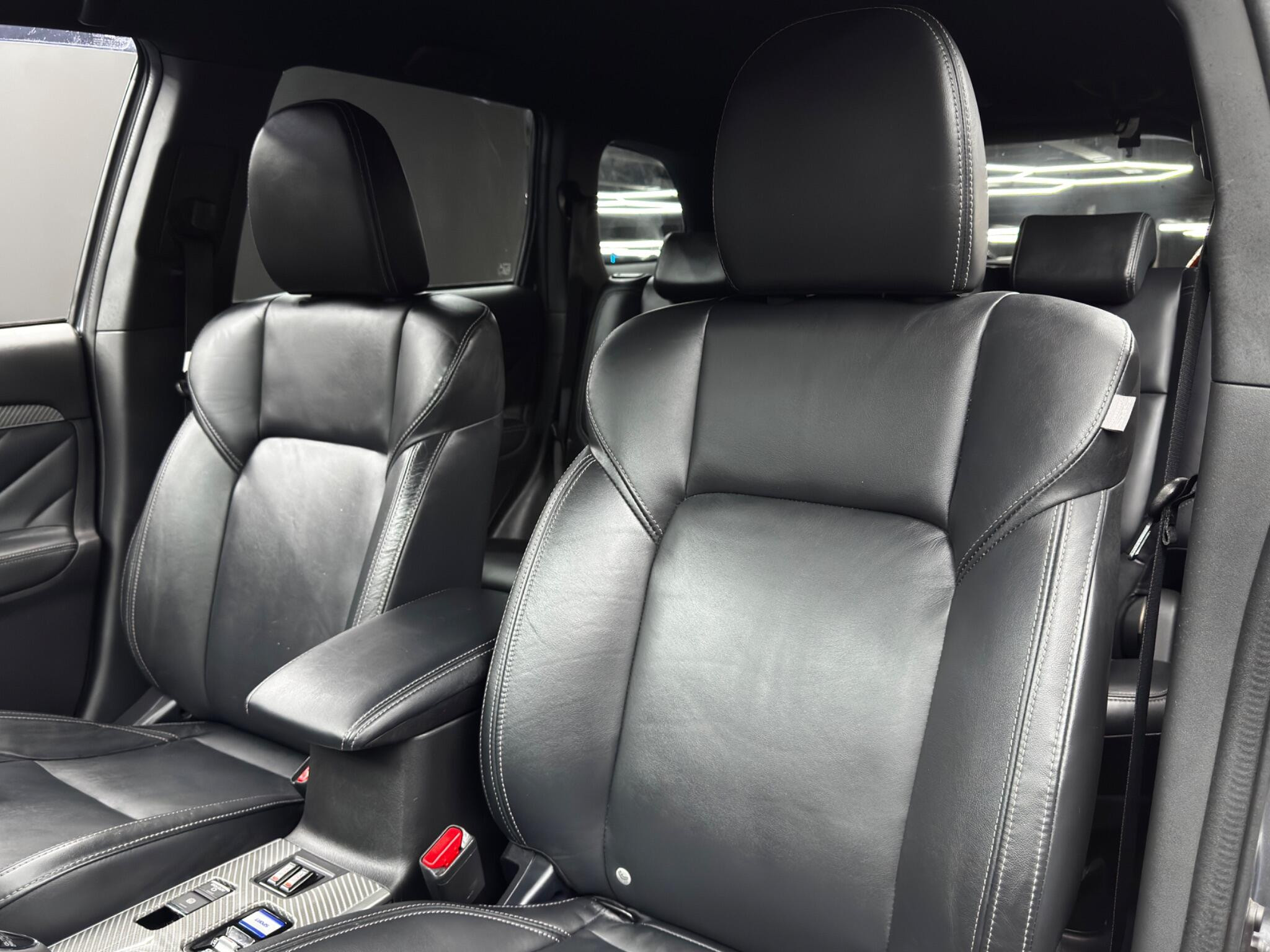 Mitsubishi Outlander 2.4h TwinMotor 13.8kWh 4hs CVT 4WD Euro 6 (s/s) 5dr 5dr Automatic 2026