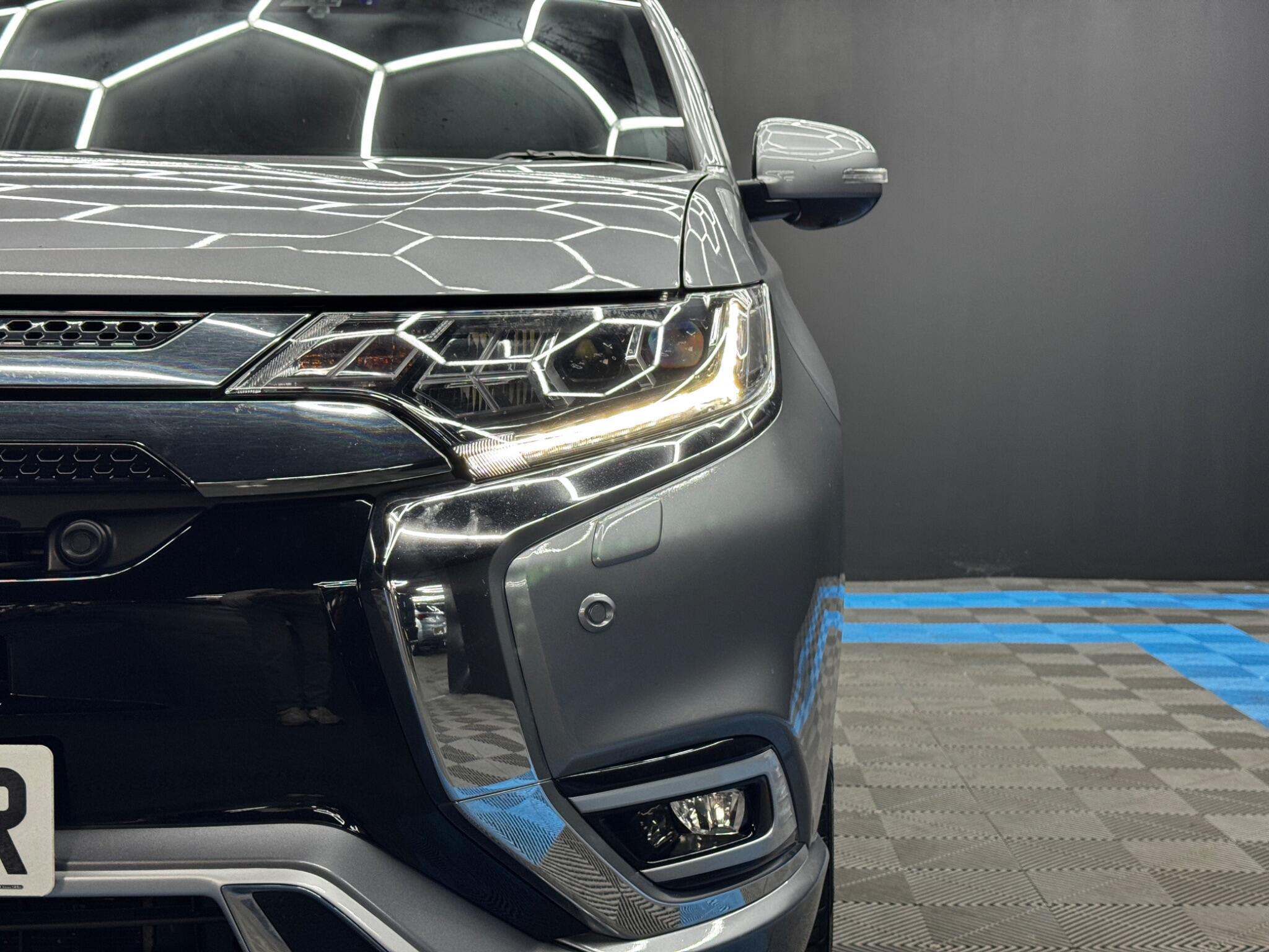Mitsubishi Outlander 2.4h TwinMotor 13.8kWh 4hs CVT 4WD Euro 6 (s/s) 5dr 5dr Automatic 2026