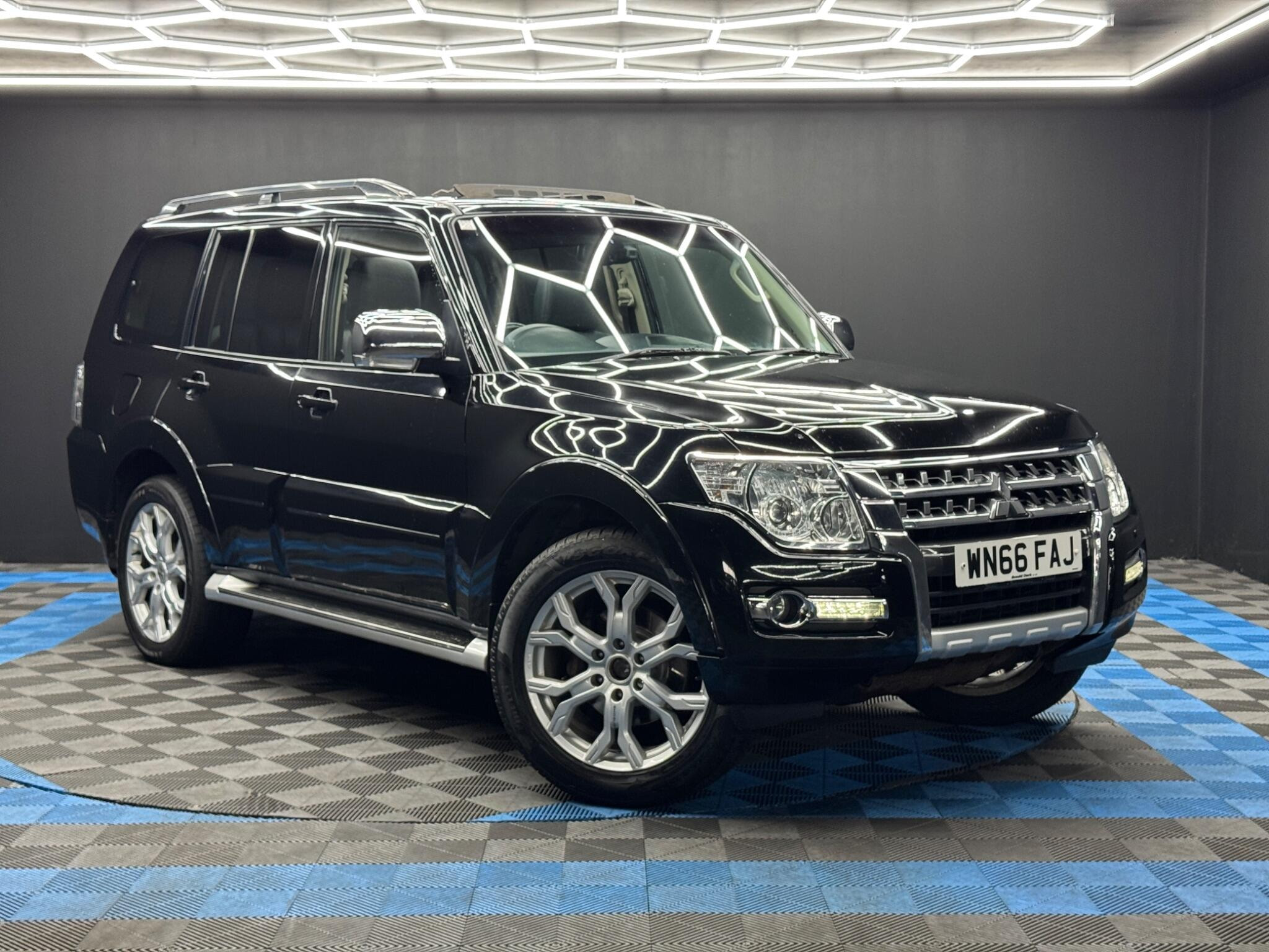 Mitsubishi Shogun 3.2 DI-DC SG5 Auto 4WD Euro 6 5dr LWB 5dr Automatic 2026