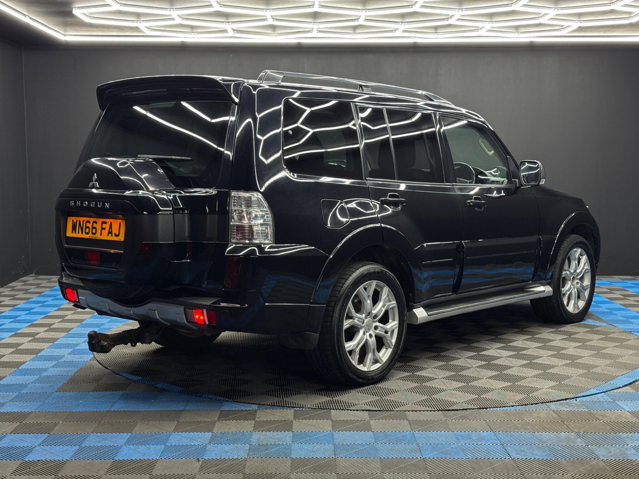 Mitsubishi Shogun 3.2 DI-DC SG5 Auto 4WD Euro 6 5dr LWB 5dr Automatic 2026
