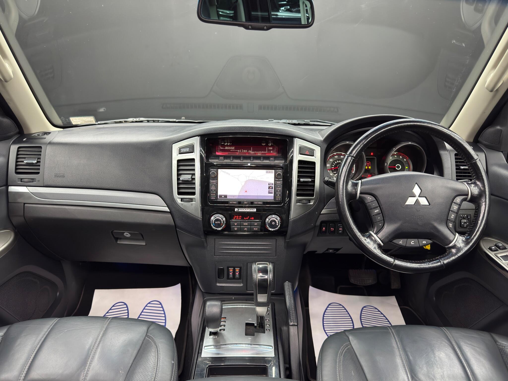 Mitsubishi Shogun 3.2 DI-DC SG5 Auto 4WD Euro 6 5dr LWB 5dr Automatic 2026